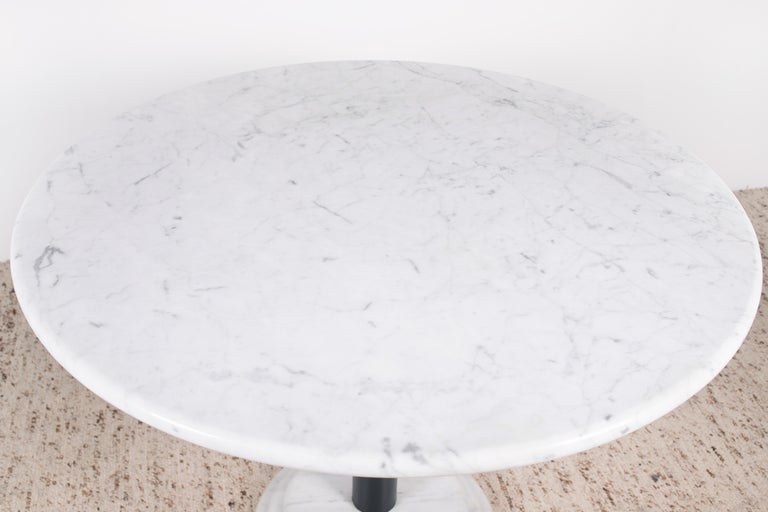 1980s Ettore Sottsass Attributed Round Carrara Marble Dining Table, Italy For Sale 5