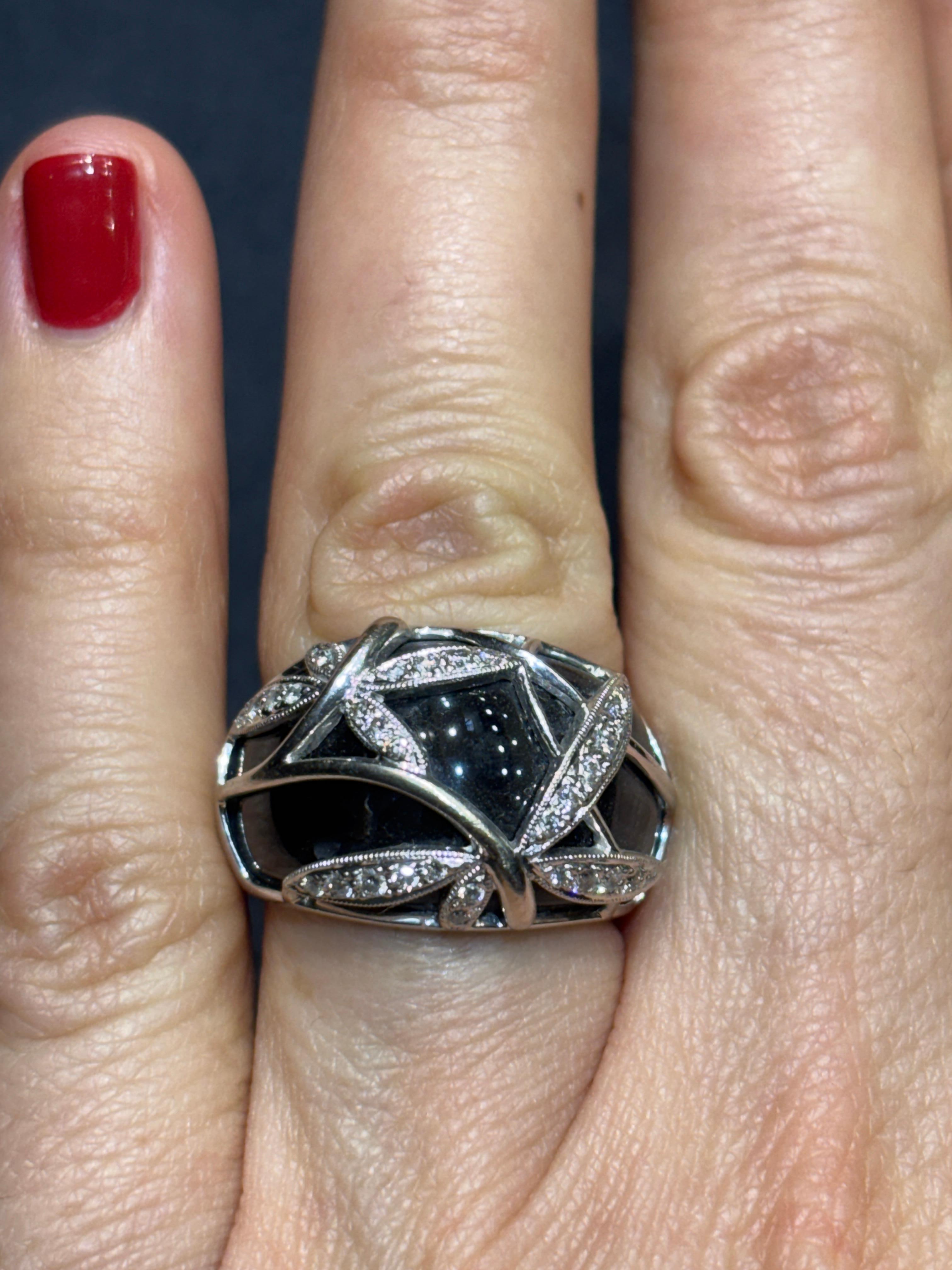 Taglio rotondo Anello europeo anni '80 in oro 18k, onice e diamanti in vendita