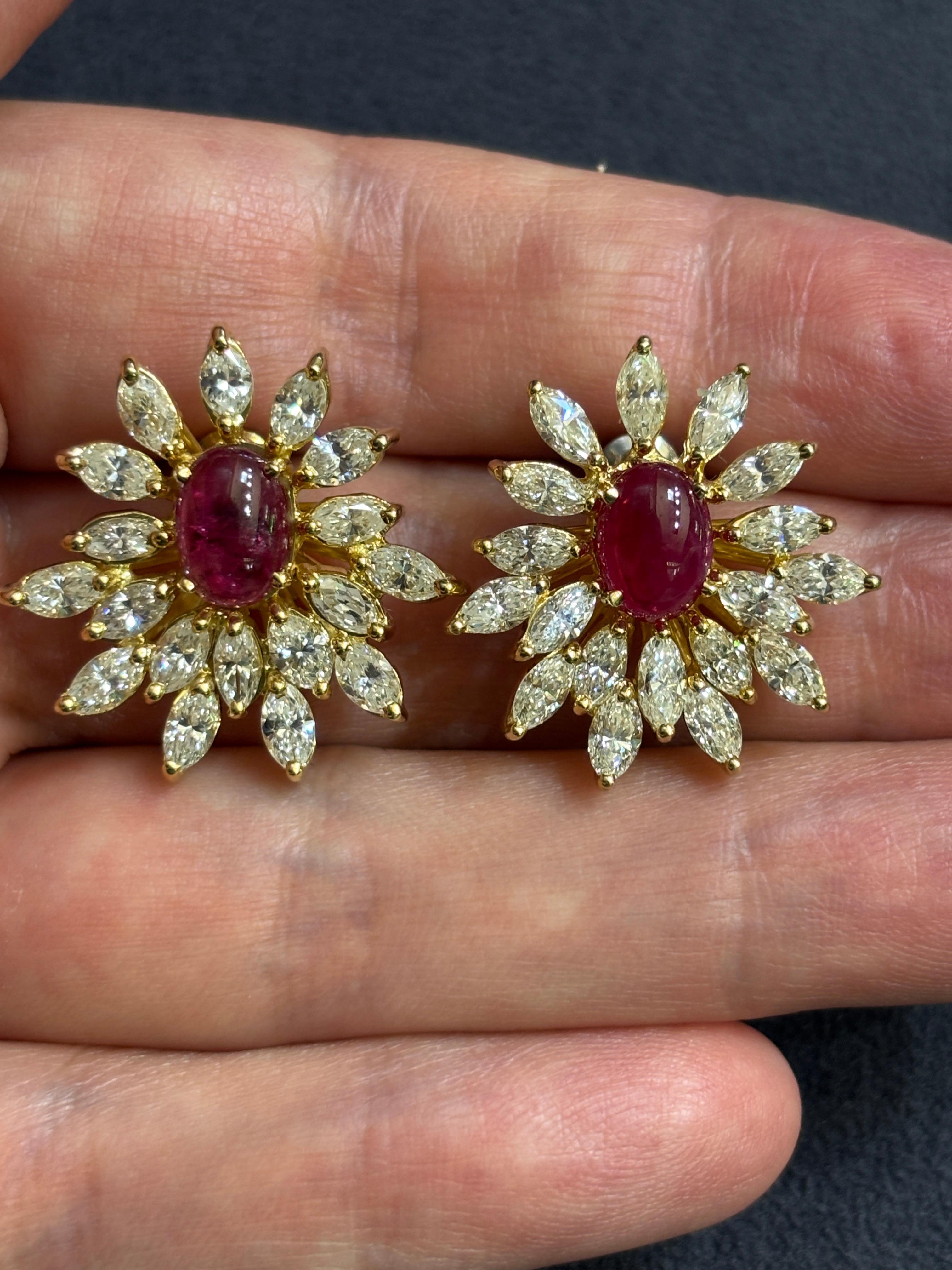 Boucles d'oreilles européennes des années 1980 en rubis cabochon et diamants marquises Bon état - En vente à London, GB