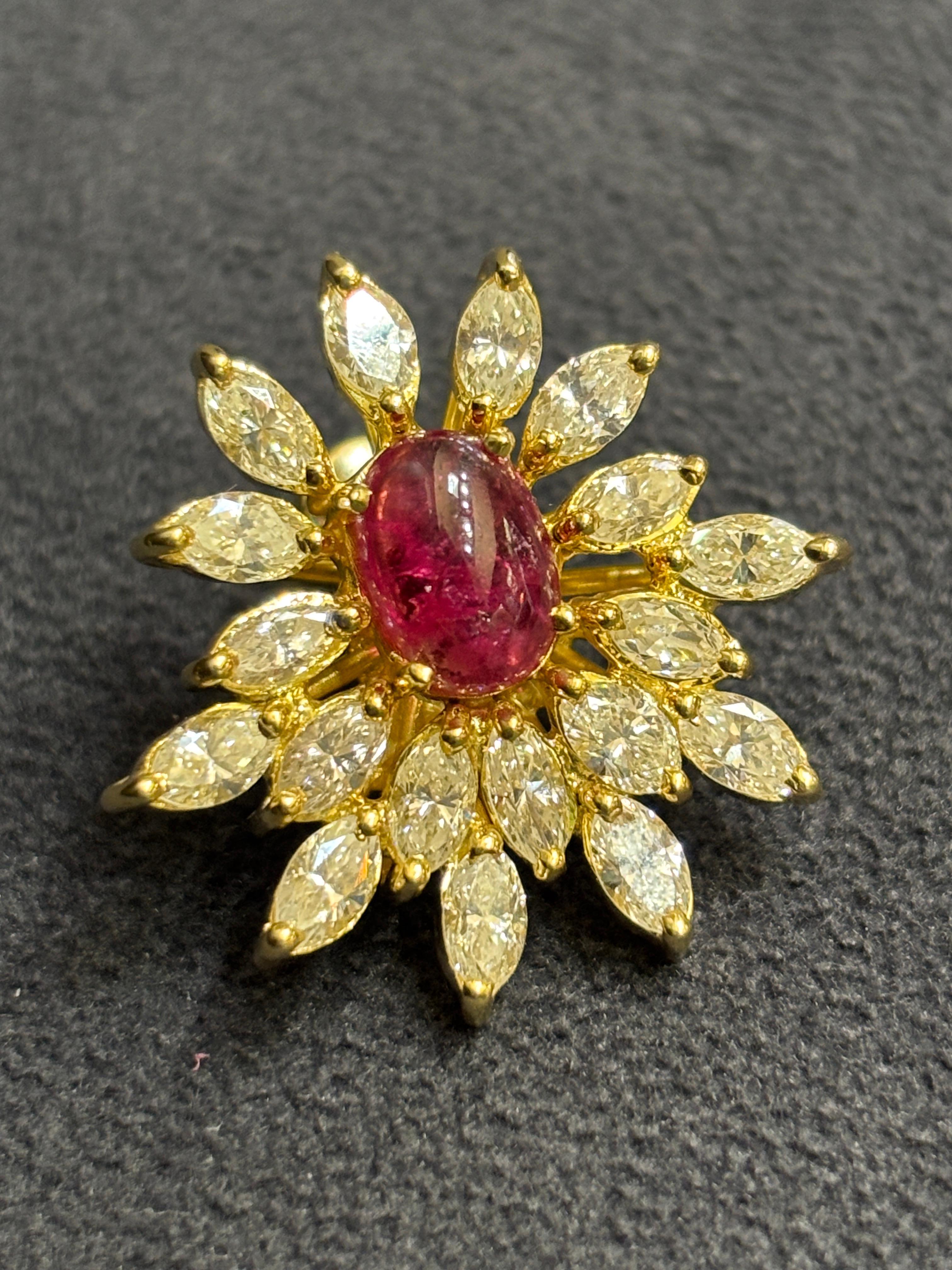 Boucles d'oreilles européennes des années 1980 en rubis cabochon et diamants marquises en vente 1