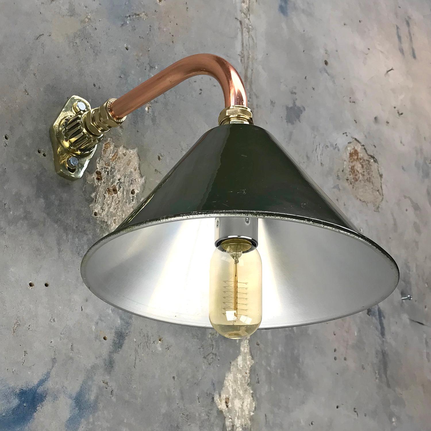 1980s Ex British Army Light Shade / Copper and Brass Cantilever, Original Green For Sale 6