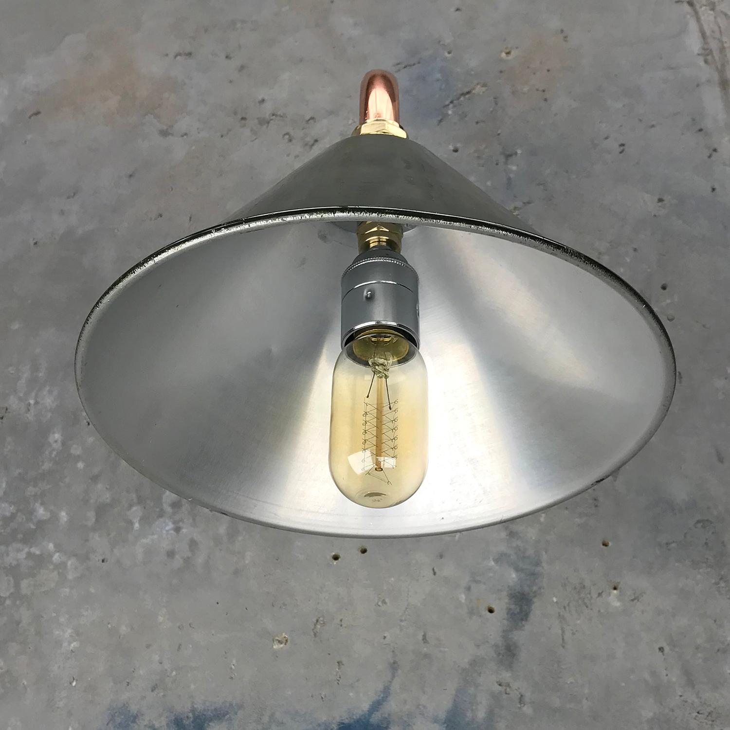 1980s Ex British Army Light Shade / Copper and Brass Cantilever, Original Green For Sale 7