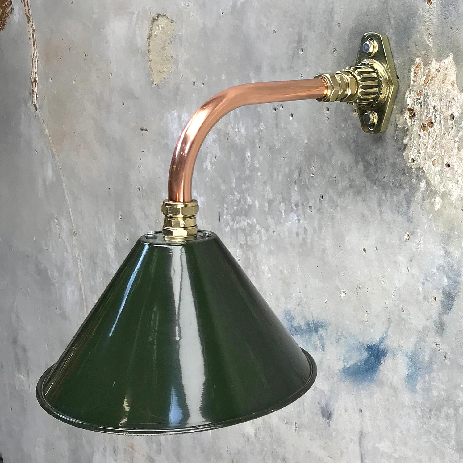 1980s Ex British Army Light Shade / Copper and Brass Cantilever, Original Green In Good Condition For Sale In Leicester, Leicestershire