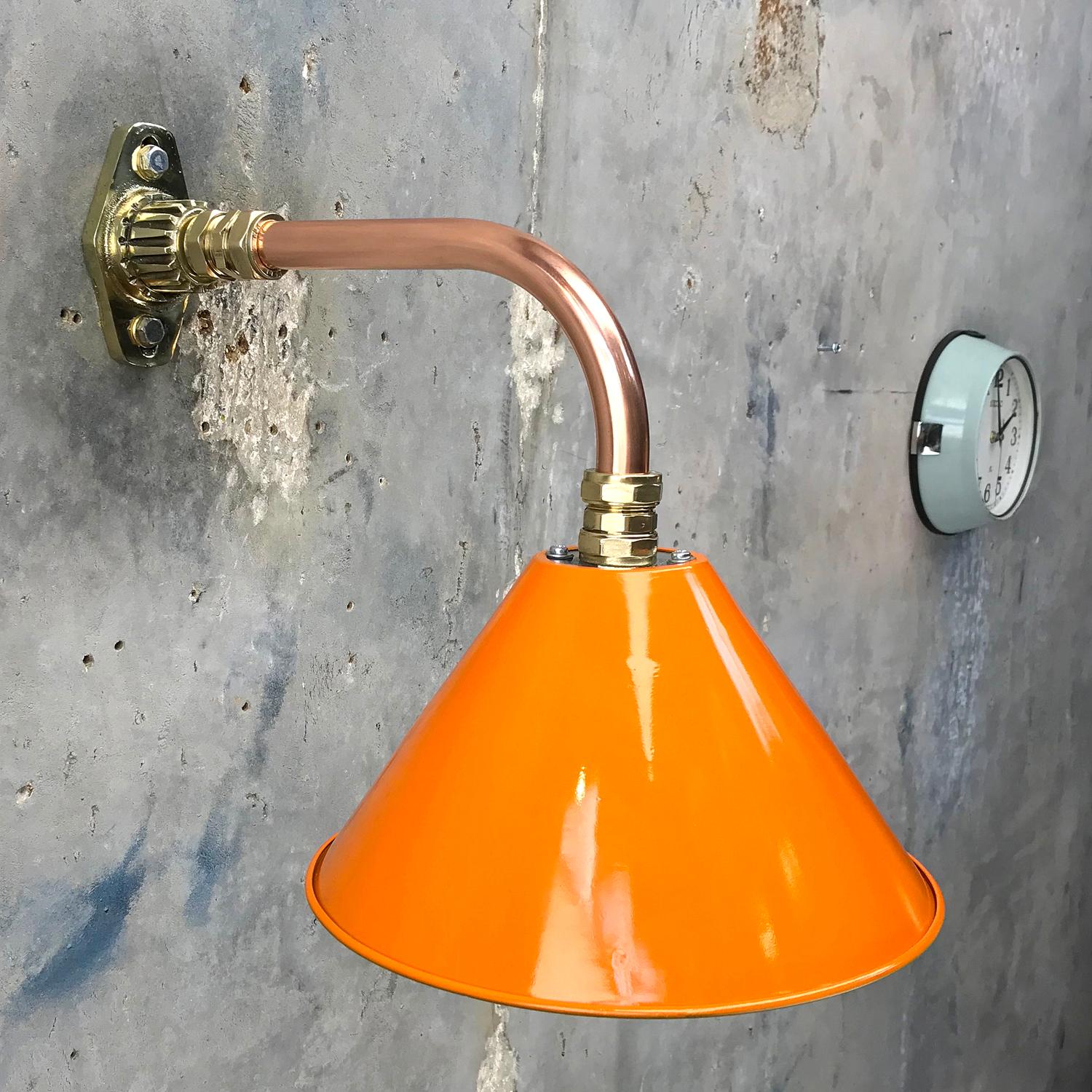 1980 Ex British Army Light Shade / Cantilever en cuivre et laiton, couleurs personnalisées en vente 6