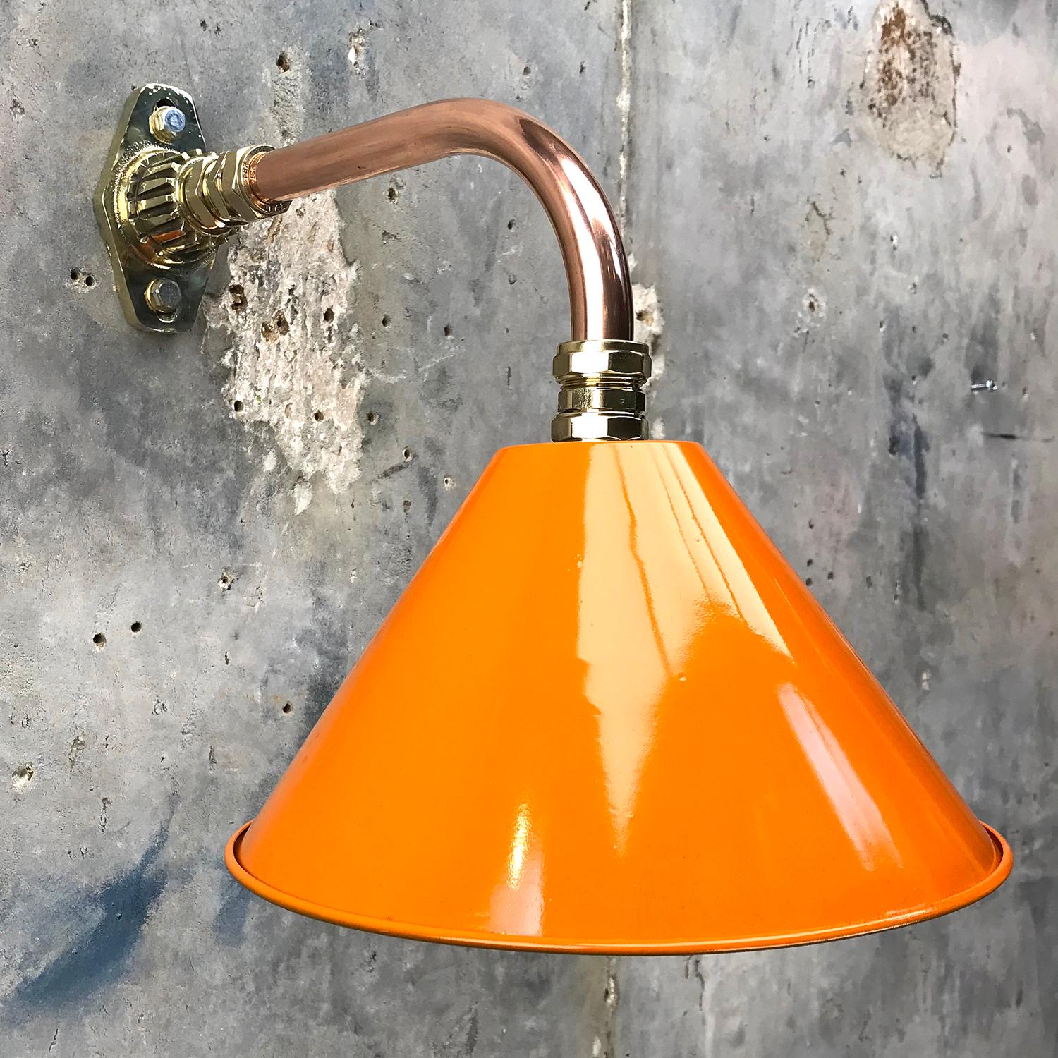 1980 Ex British Army Light Shade / Cantilever en cuivre et laiton, couleurs personnalisées en vente 9