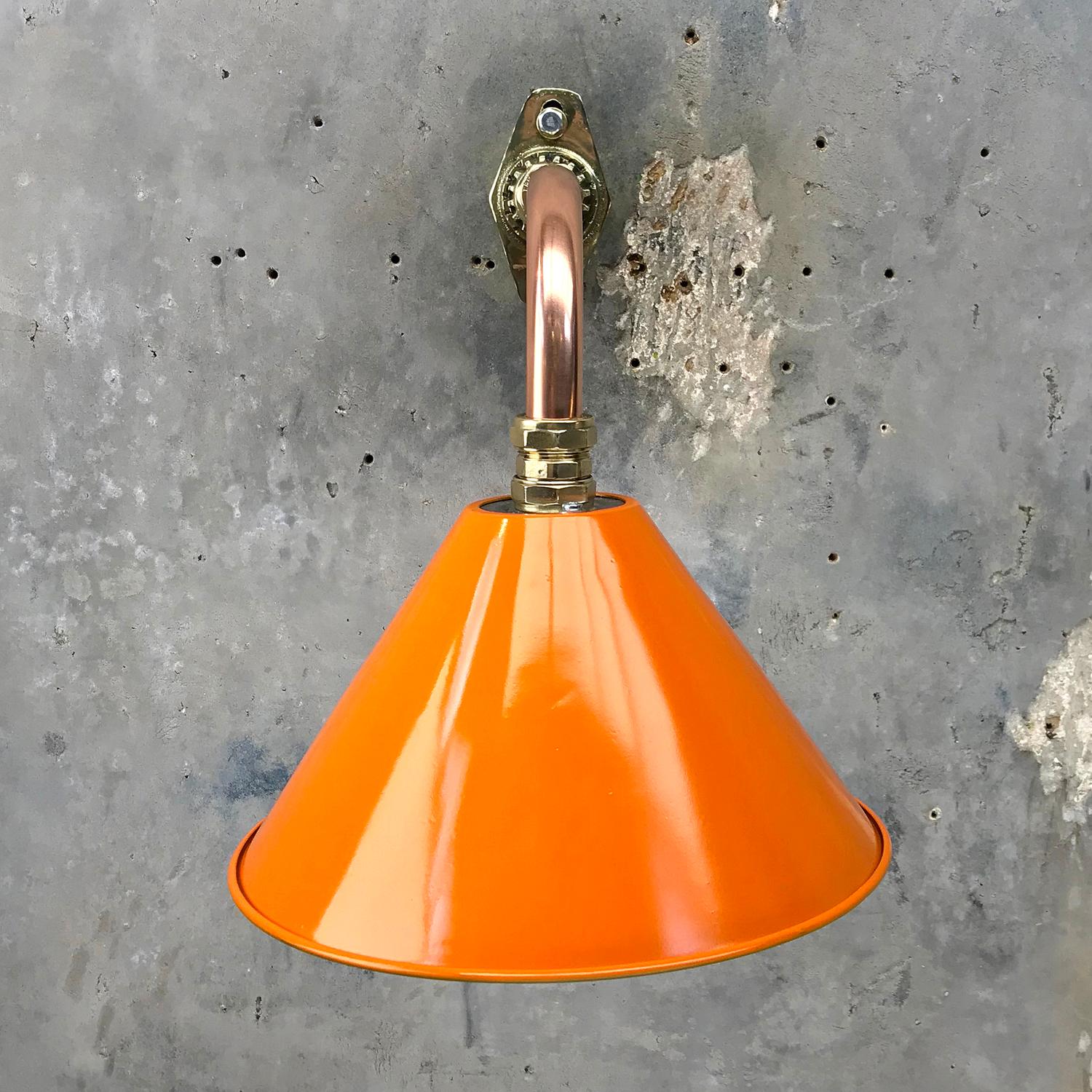 1980 Ex British Army Light Shade / Cantilever en cuivre et laiton, couleurs personnalisées en vente 10