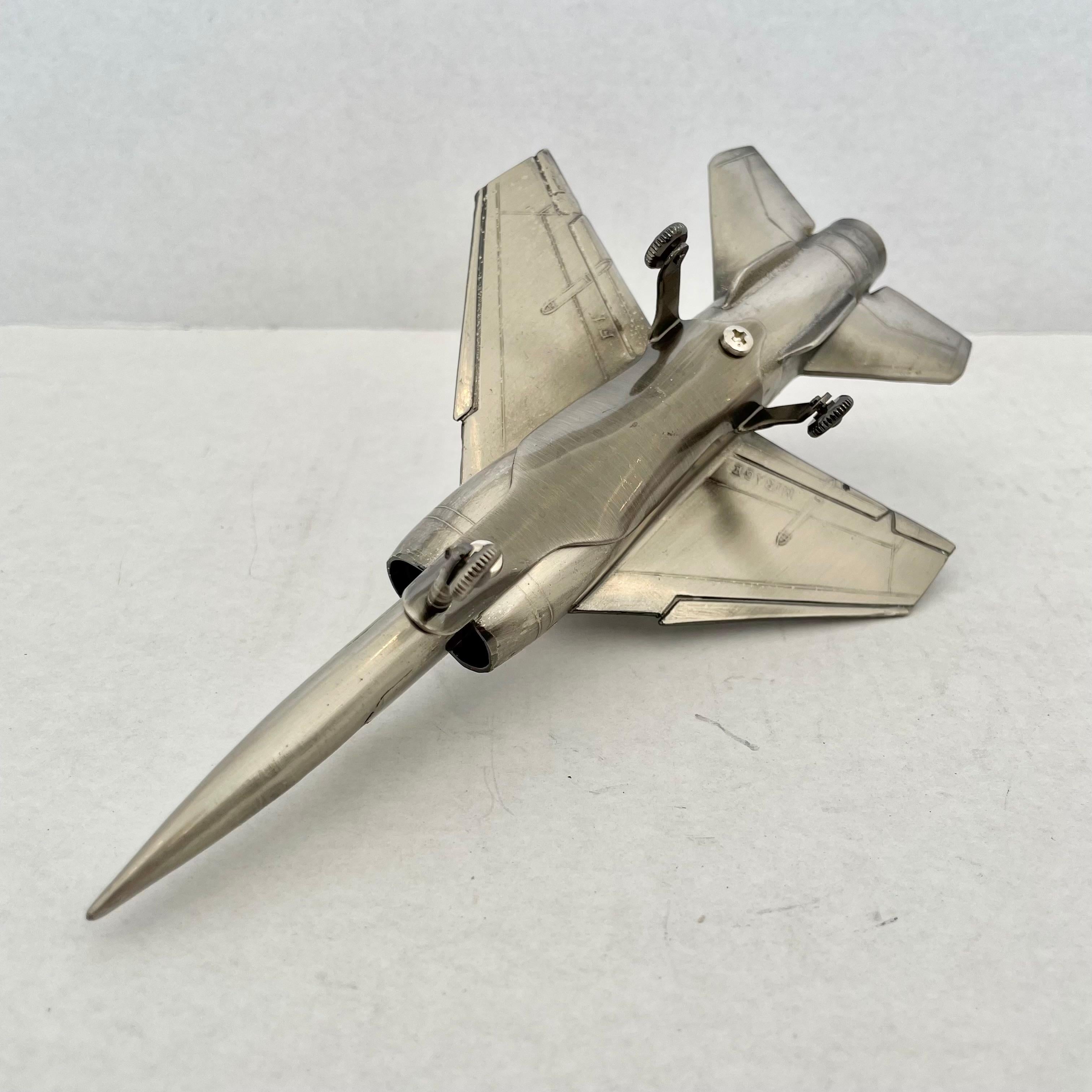 1980er Jahre F-1 Fighter Jet Lighter im Angebot 5