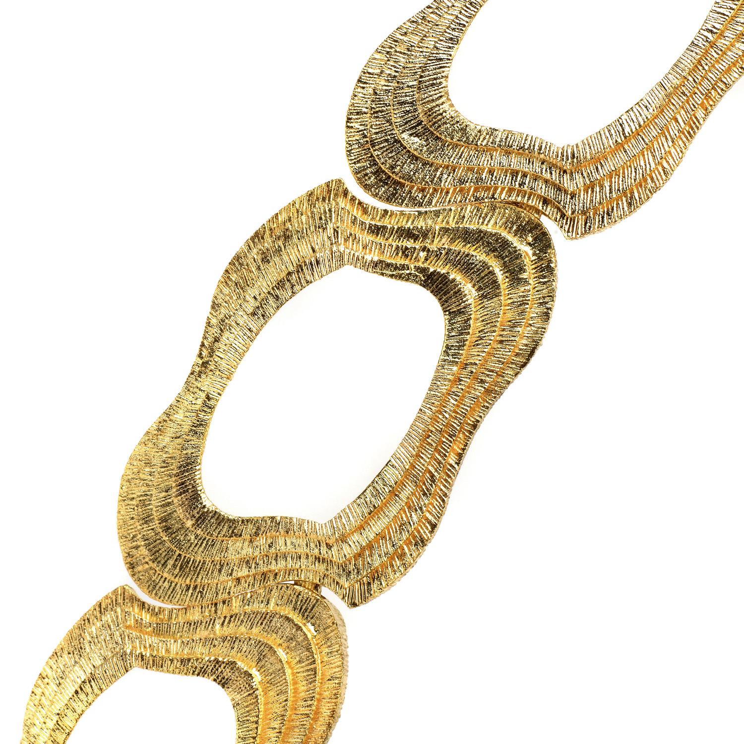 1980er Jahre Fancy Large Textured Link 18K Gelbgold Choker Halskette (Moderne) im Angebot