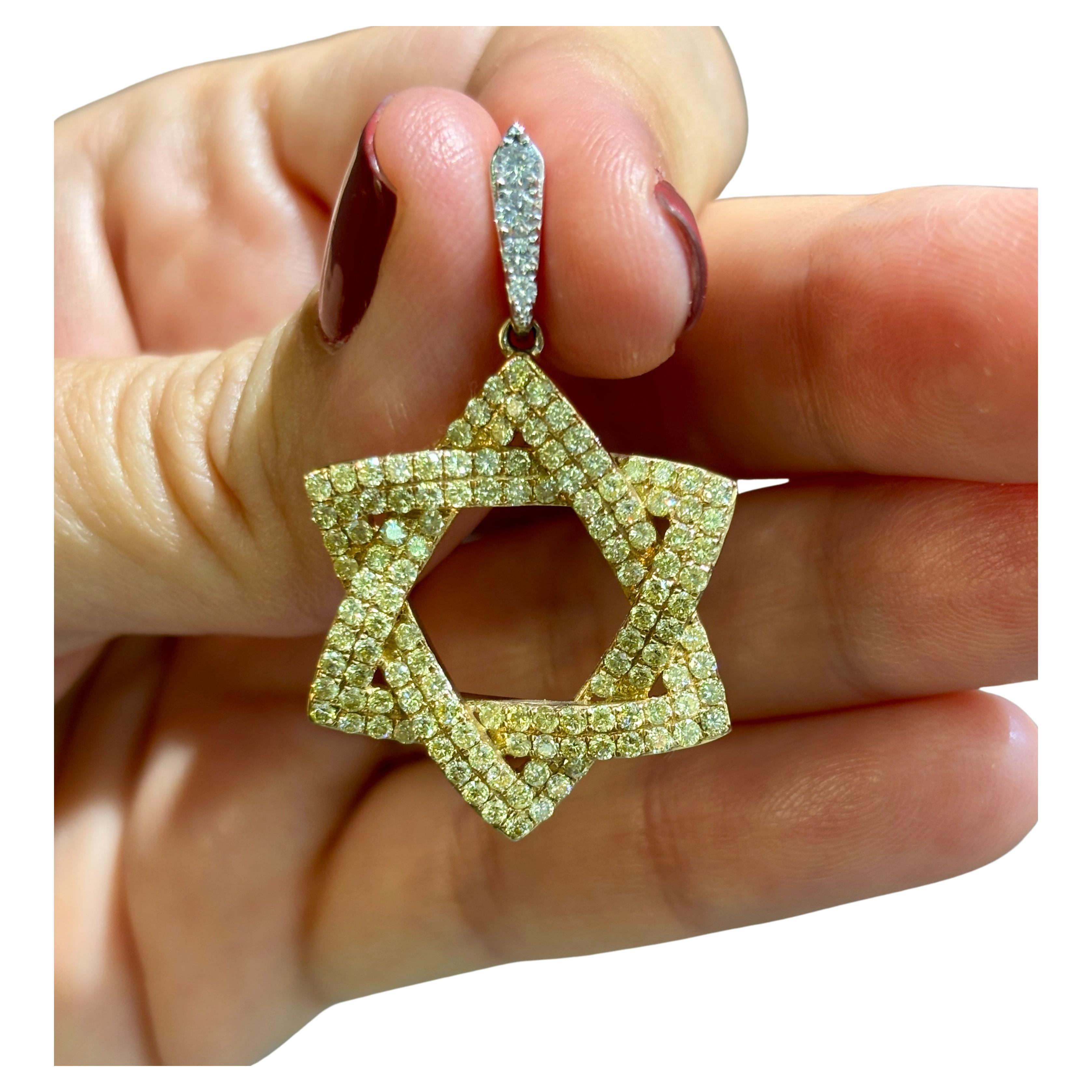 1980s fancy yellow and white diamond star pendant For Sale