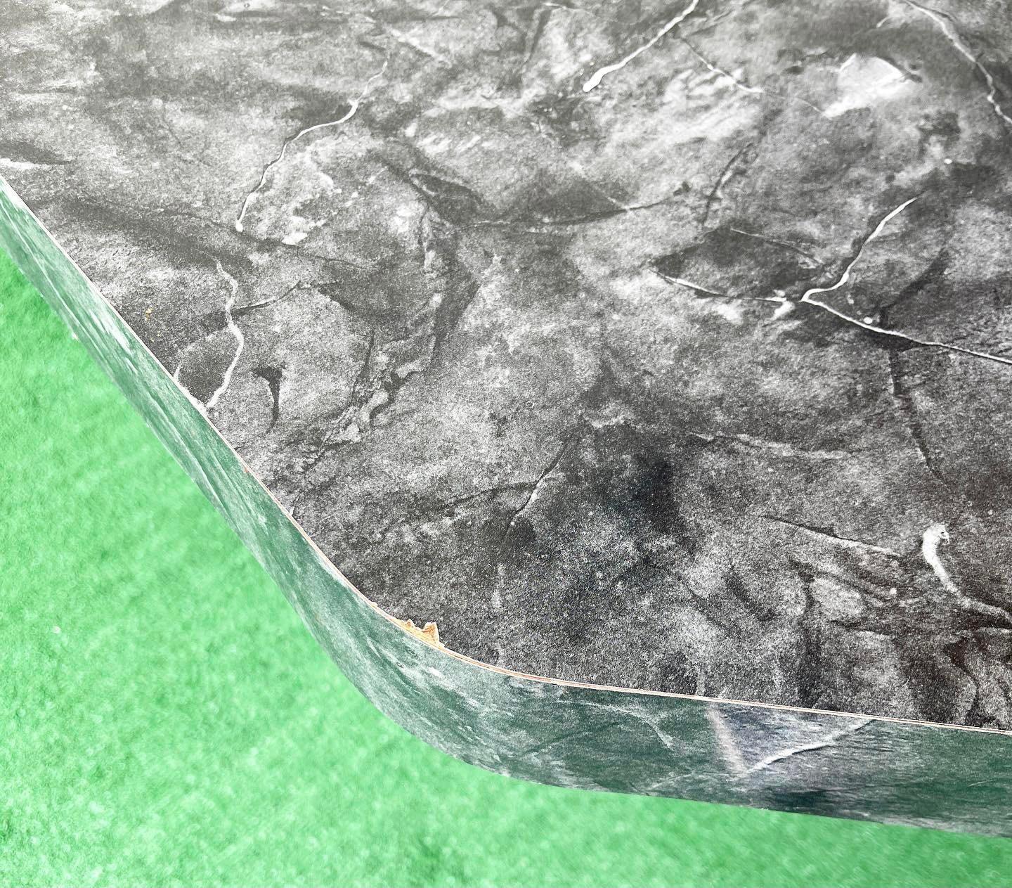 1980s, Faux Black Marble Laminate Octagonal Dining Table In Good Condition In Delray Beach, FL