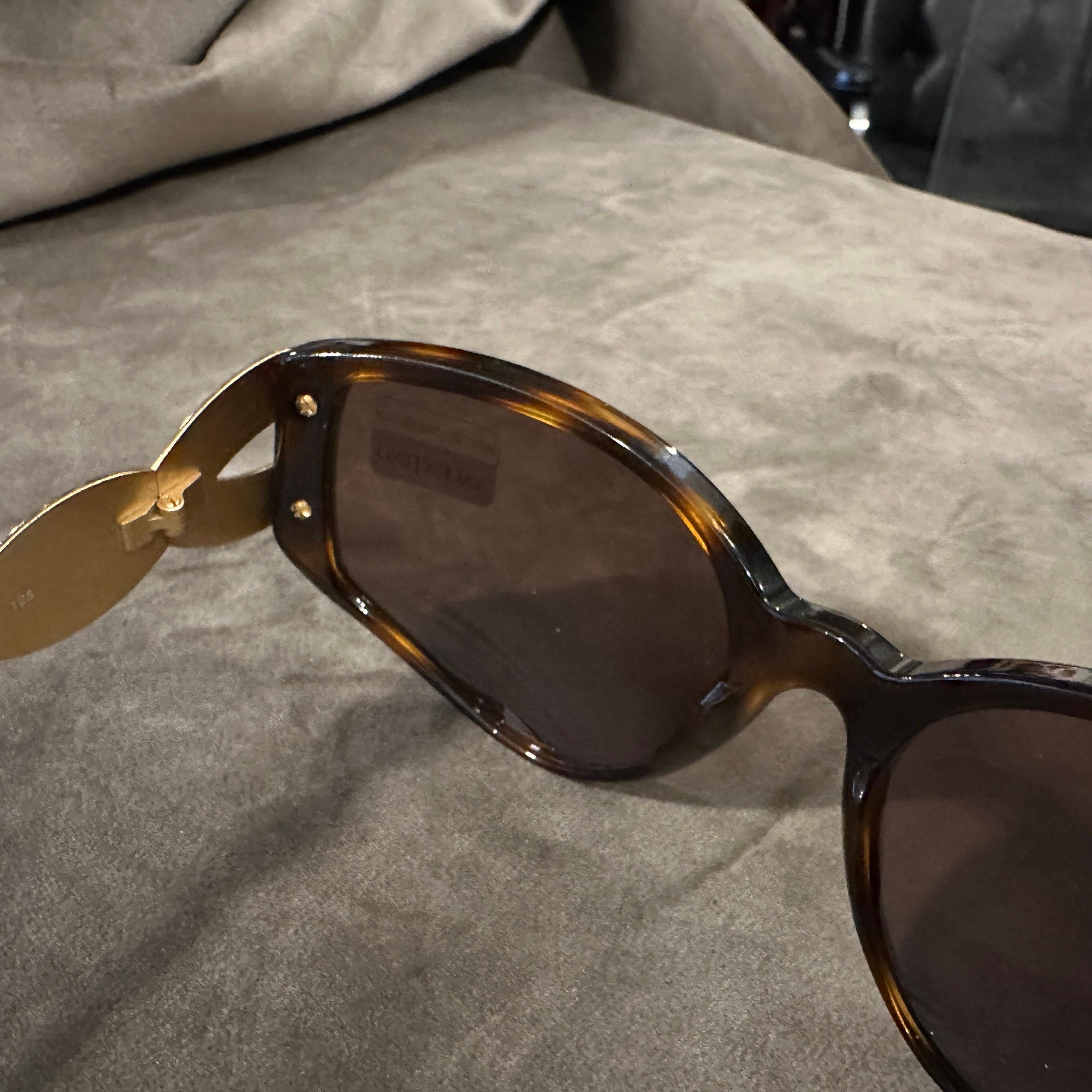 1980er Übergroße Sonnenbrille aus Schildpatt und Messing von Valentino im Angebot 5
