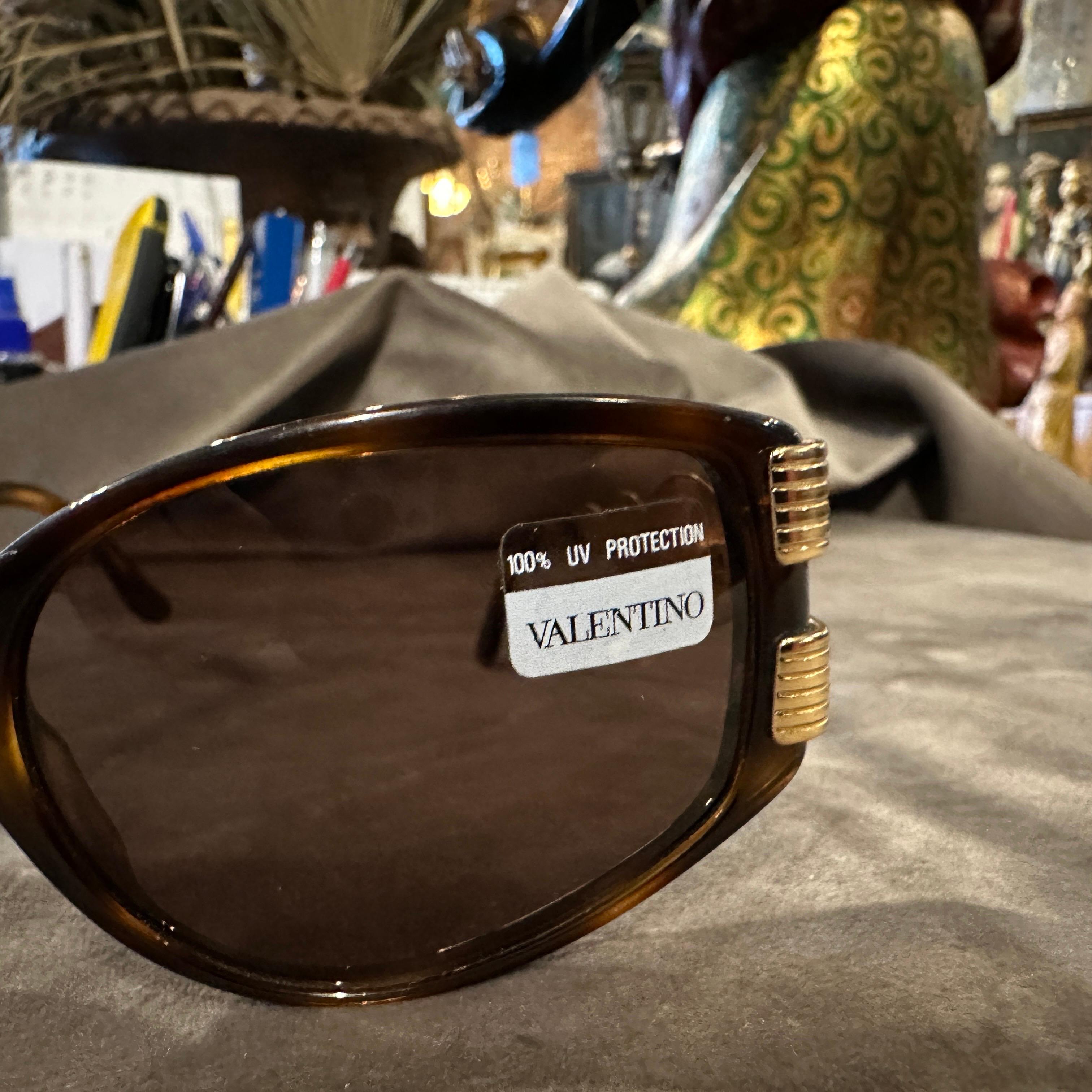 1980er Übergroße Sonnenbrille aus Schildpatt und Messing von Valentino im Zustand „Neu“ im Angebot in Aci Castello, IT