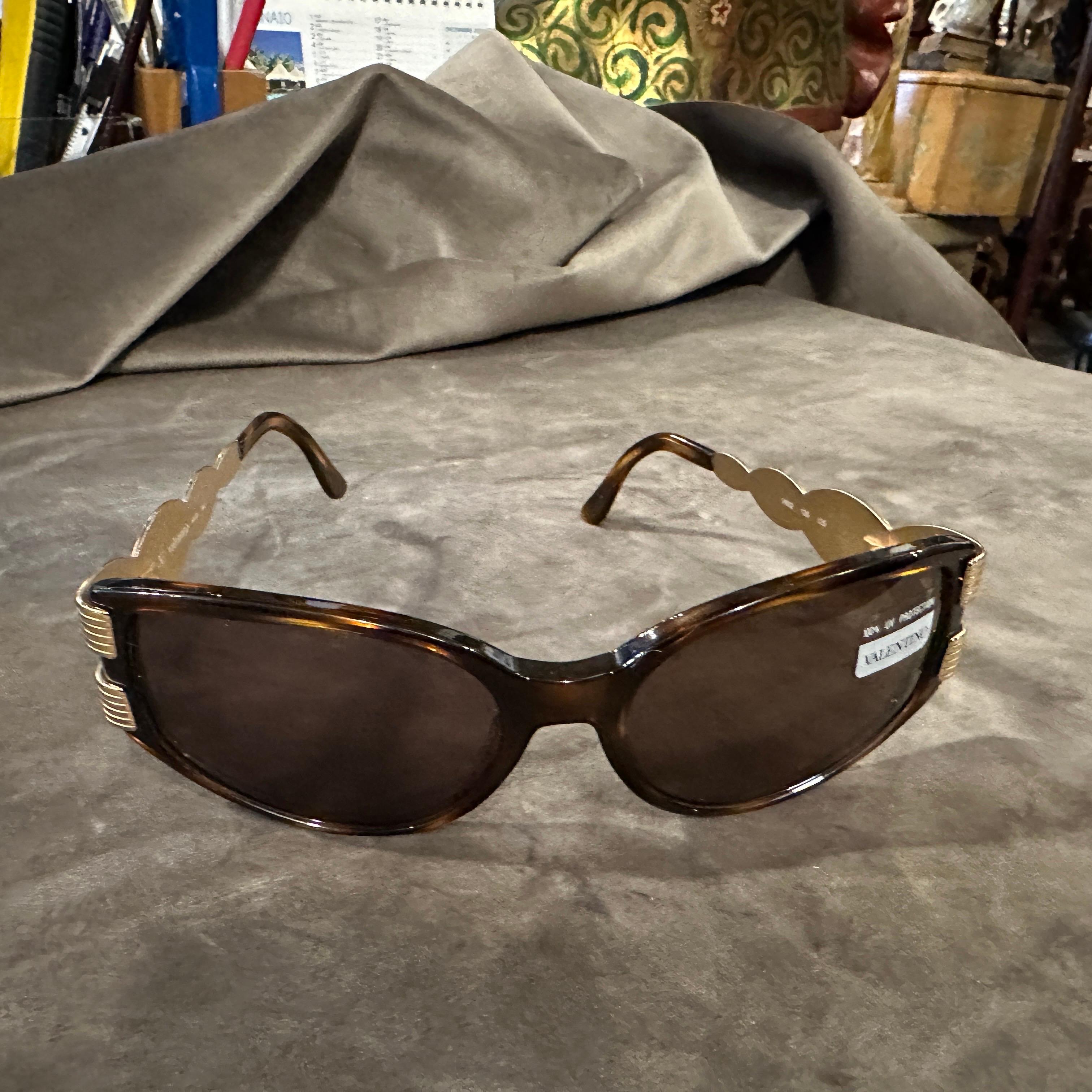 1980er Übergroße Sonnenbrille aus Schildpatt und Messing von Valentino im Angebot 4