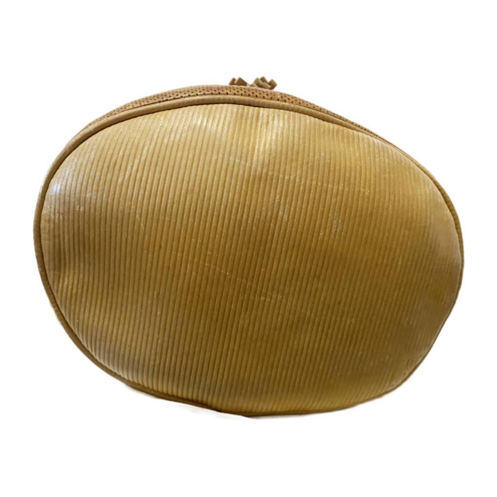 Women's or Men's 1980s Fendi Beige Brown Leather Bucket Bag For Sale