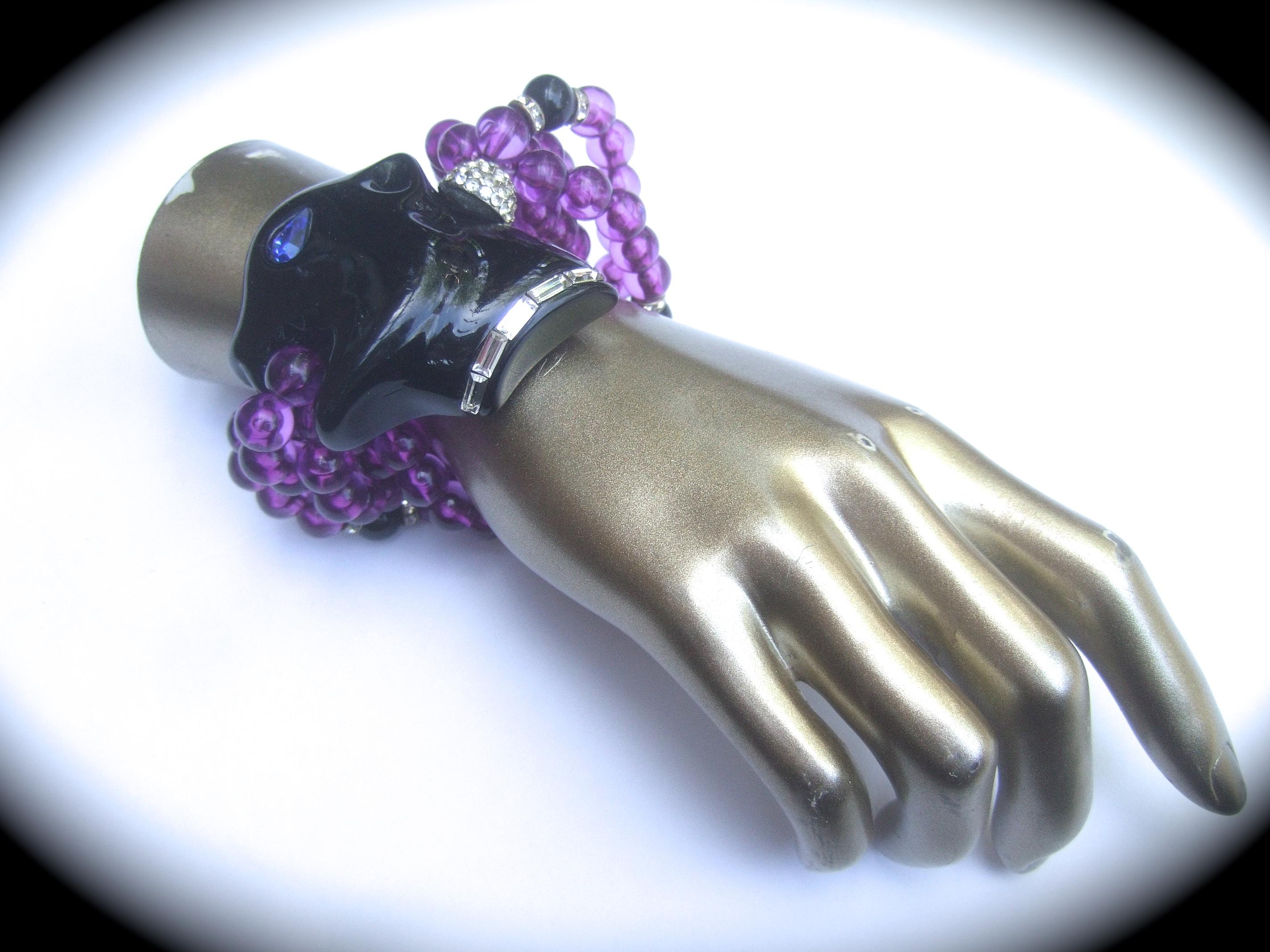 1980s Figural Lucite Panther's Head Jeweled Crystal Resin Beaded Bracelet  In Good Condition For Sale In University City, MO