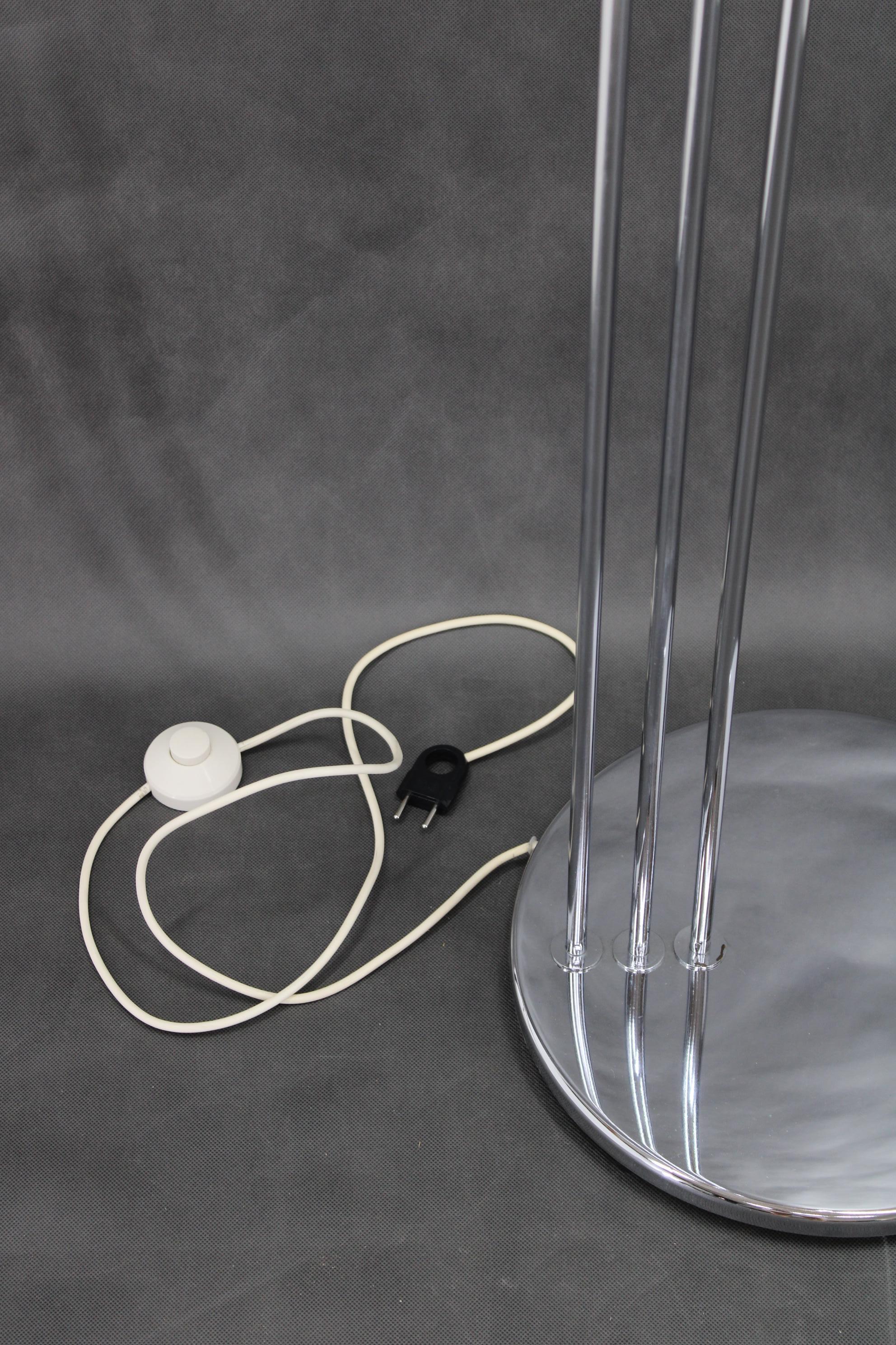 1980s Floor Lamp with Murano Glass , Italy In Good Condition For Sale In Praha, CZ