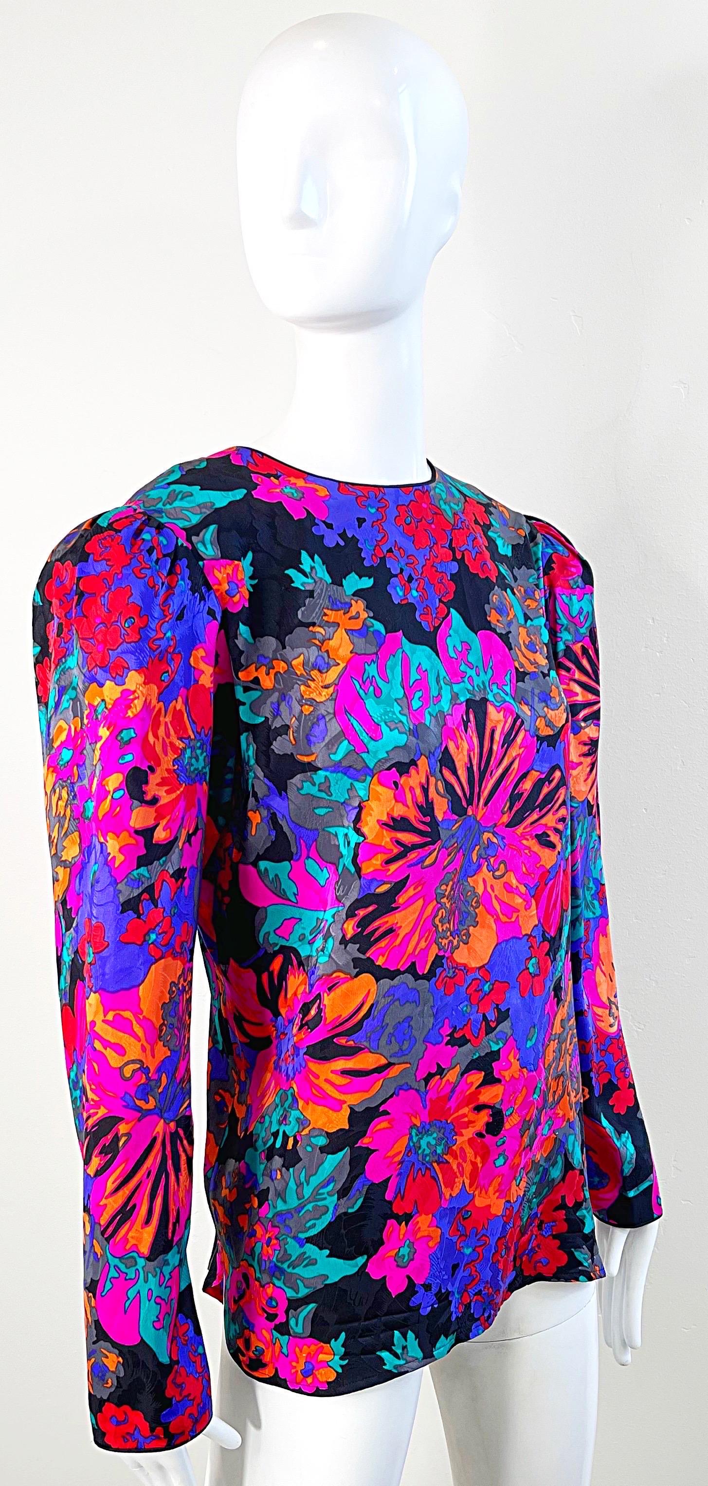 Flora Kung Vintage Bluse mit tropischem, leuchtendem Hawaii-Hibiskus, Größe 12  im Angebot 1