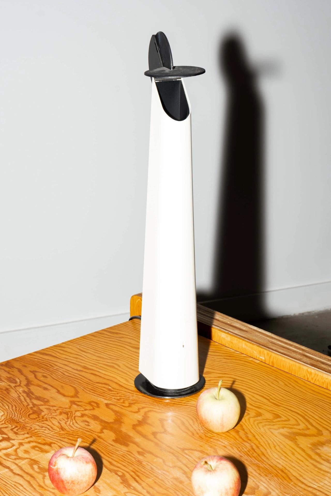 1980s Flos Gibigiana Desk Lamp, White by Achille Castiglioni In Good Condition For Sale In Toronto, CA