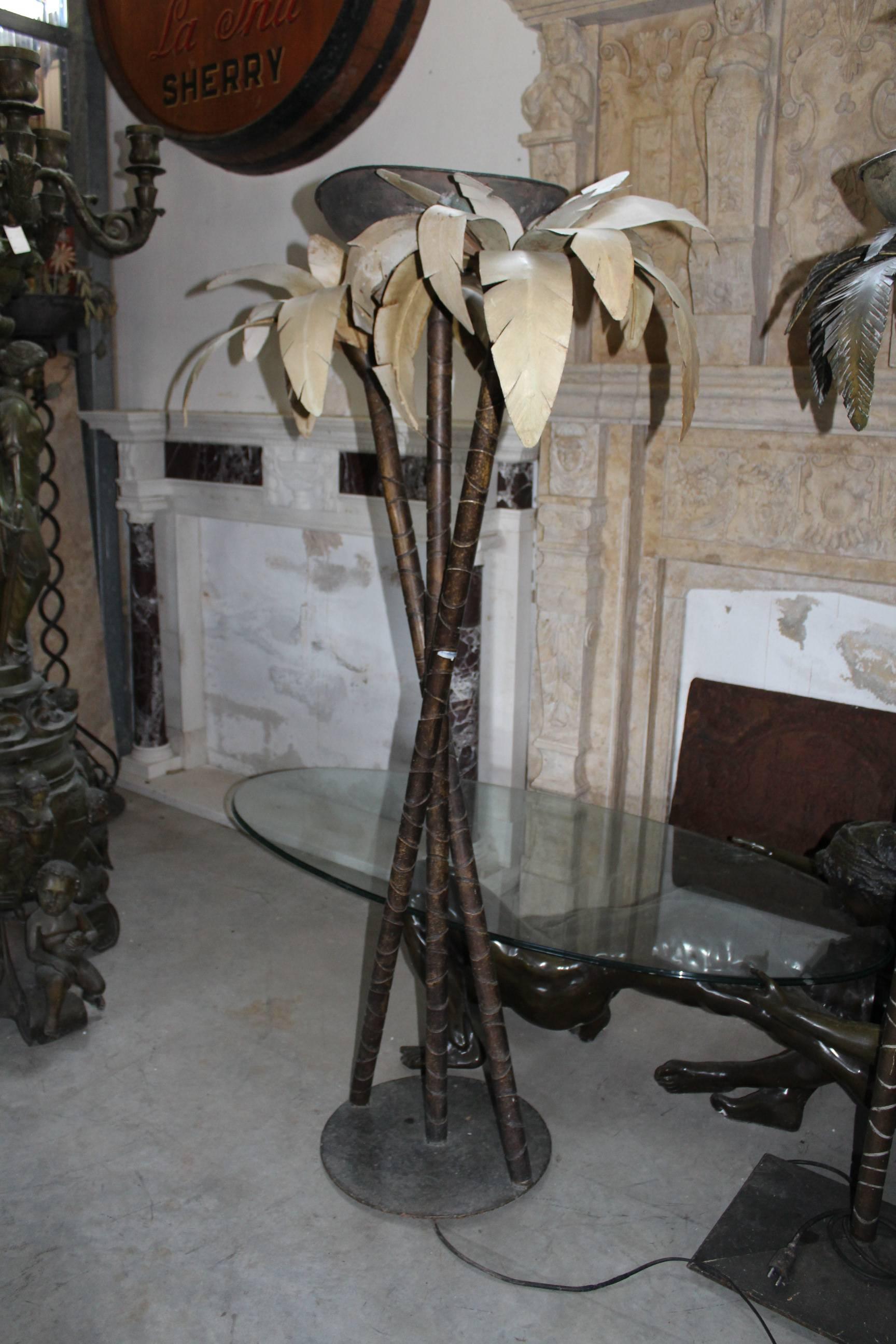 1980s forged Spanish steel palm tree standing lamp.
    