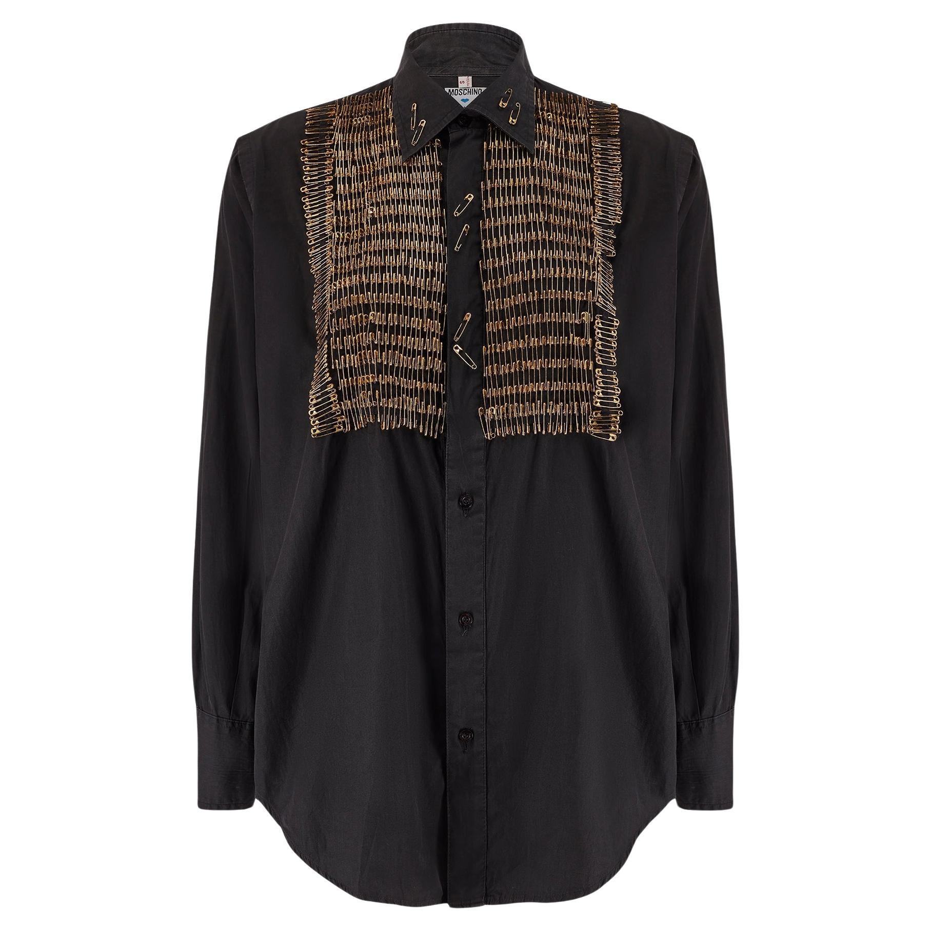 Camicia nera anni '80 di Franco Moschino con spille da balia in oro in vendita
