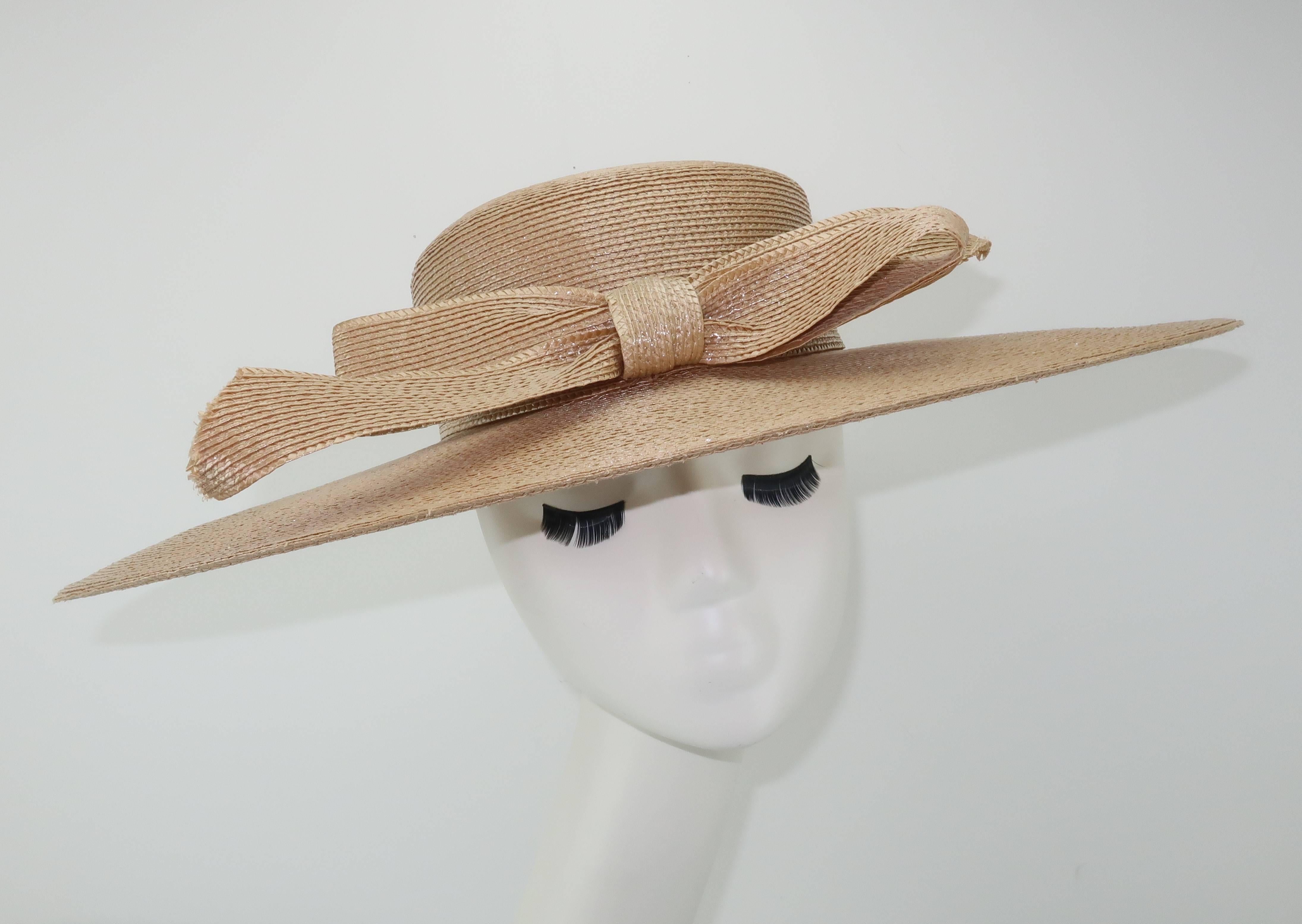 Frank Olive Beige Tone Oval Straw Hat With Bow, 1980s In Good Condition In Atlanta, GA
