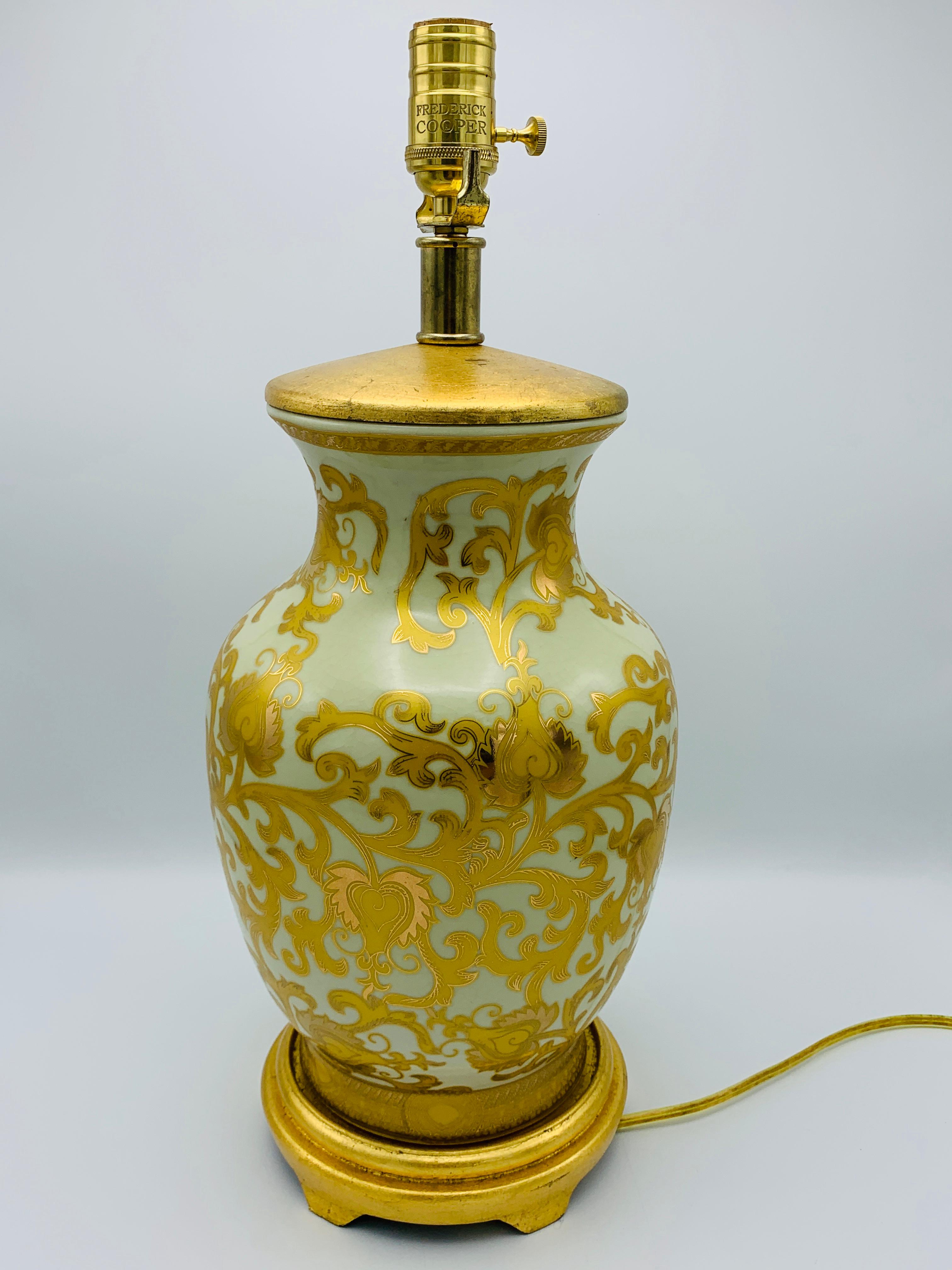 1980s Frederick Cooper Gold Damask Urn Lamp with Gilt Detailing For Sale 4