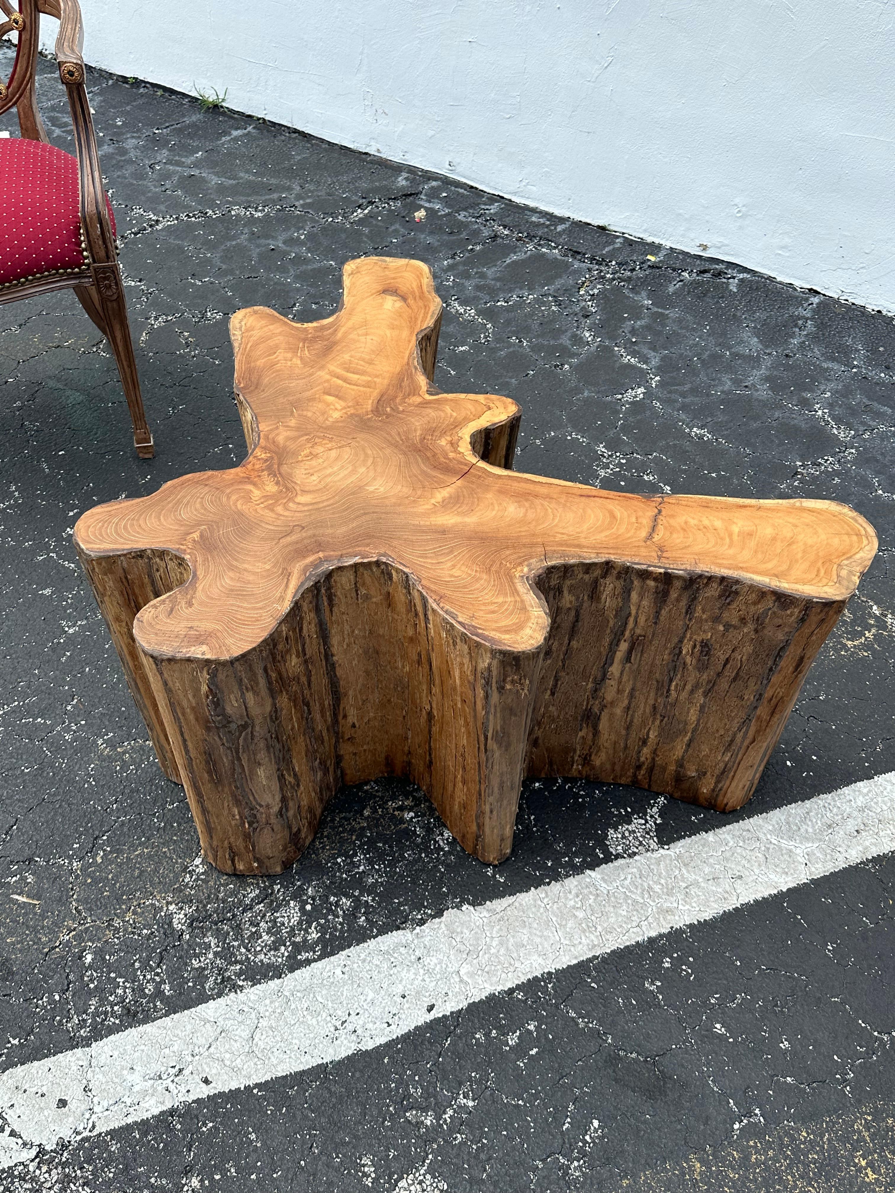 1980er Jahre Freiform-Couchtisch aus Teakholz mit lebendiger Kante im Zustand „Gut“ im Angebot in Fort Lauderdale, FL