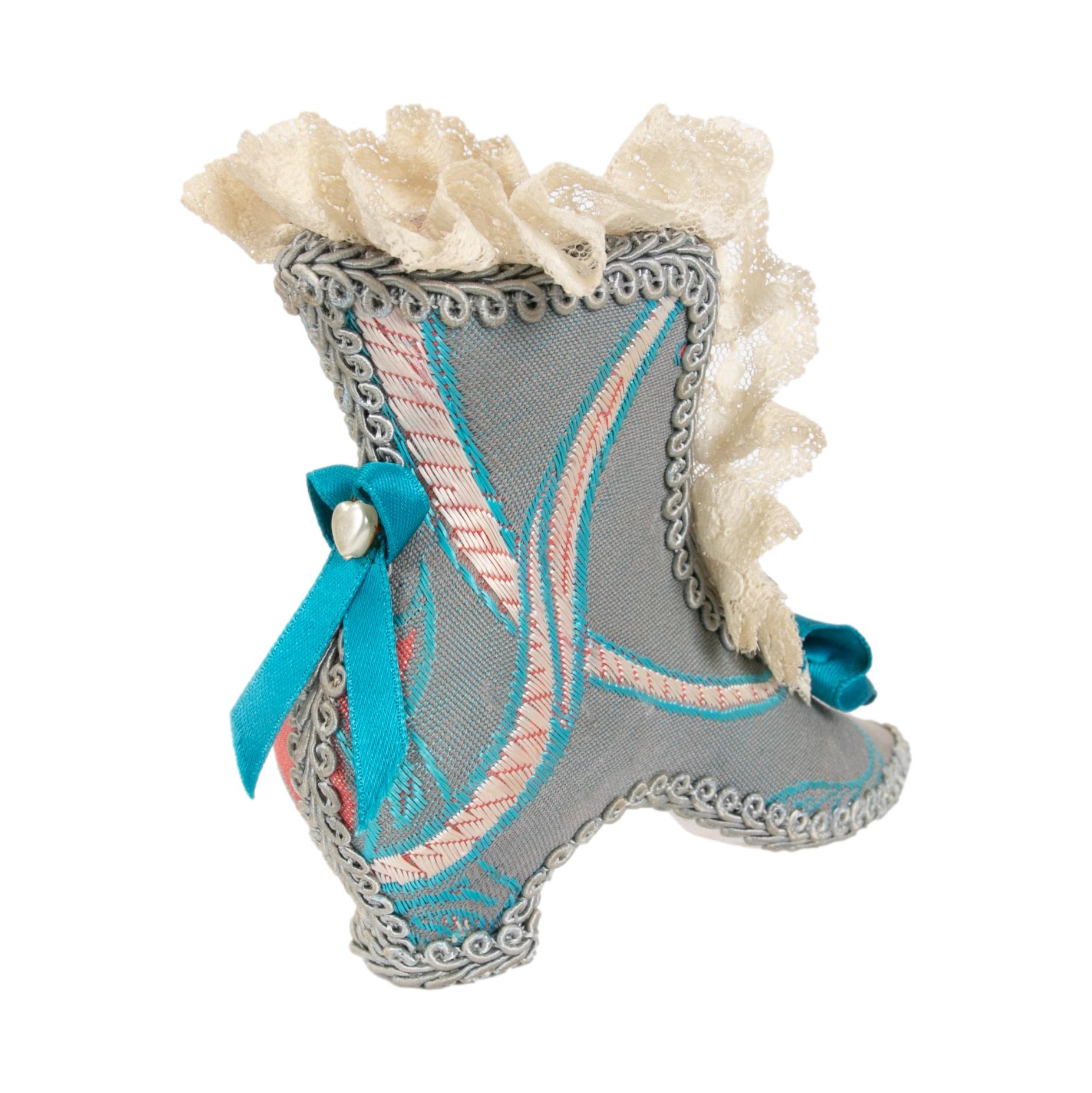 1980s French Antique Handmade Miniature Shoe Made of Silk and Fabric In Good Condition For Sale In Marbella, ES