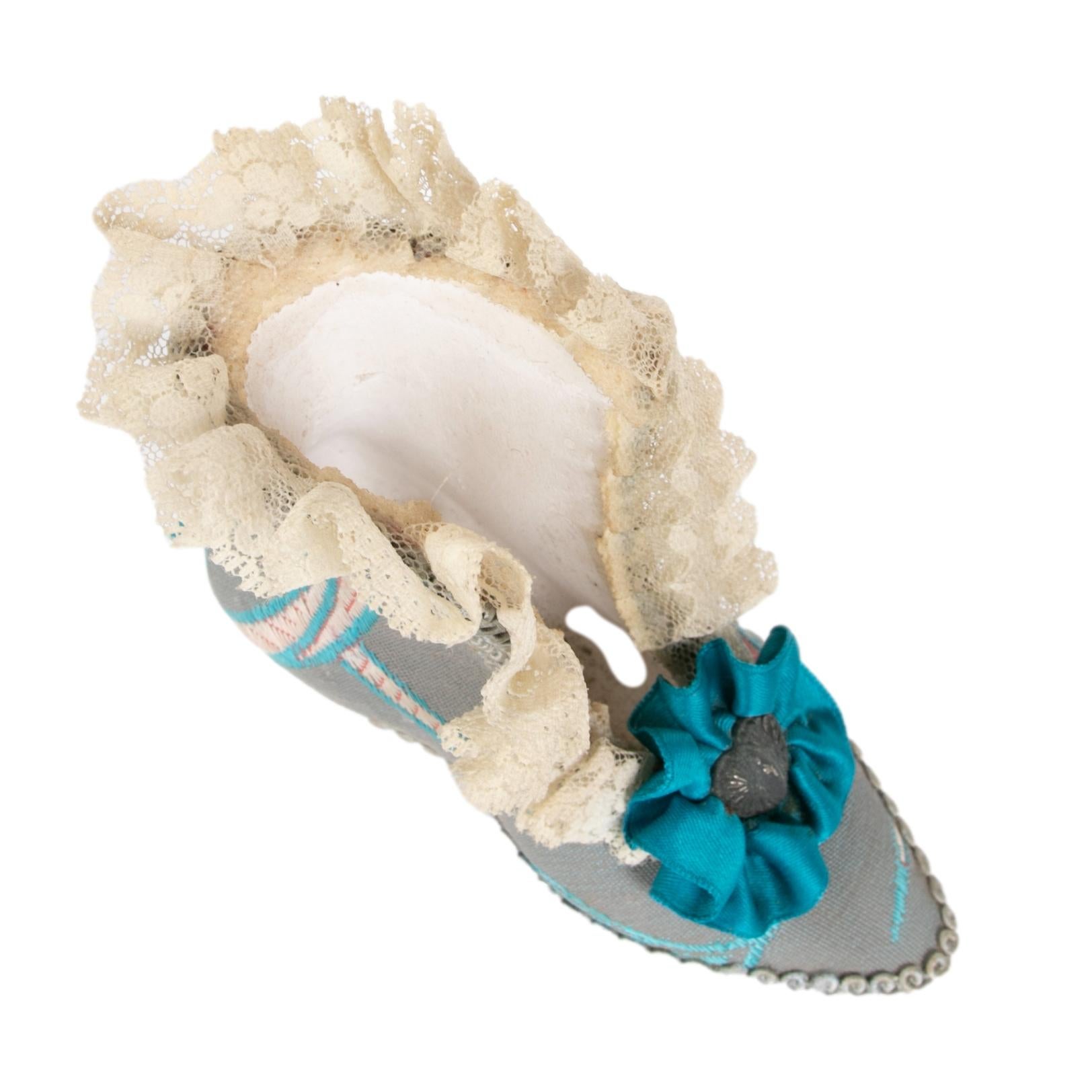 1980s French Antique Handmade Miniature Shoe Made of Silk and Fabric For Sale 3