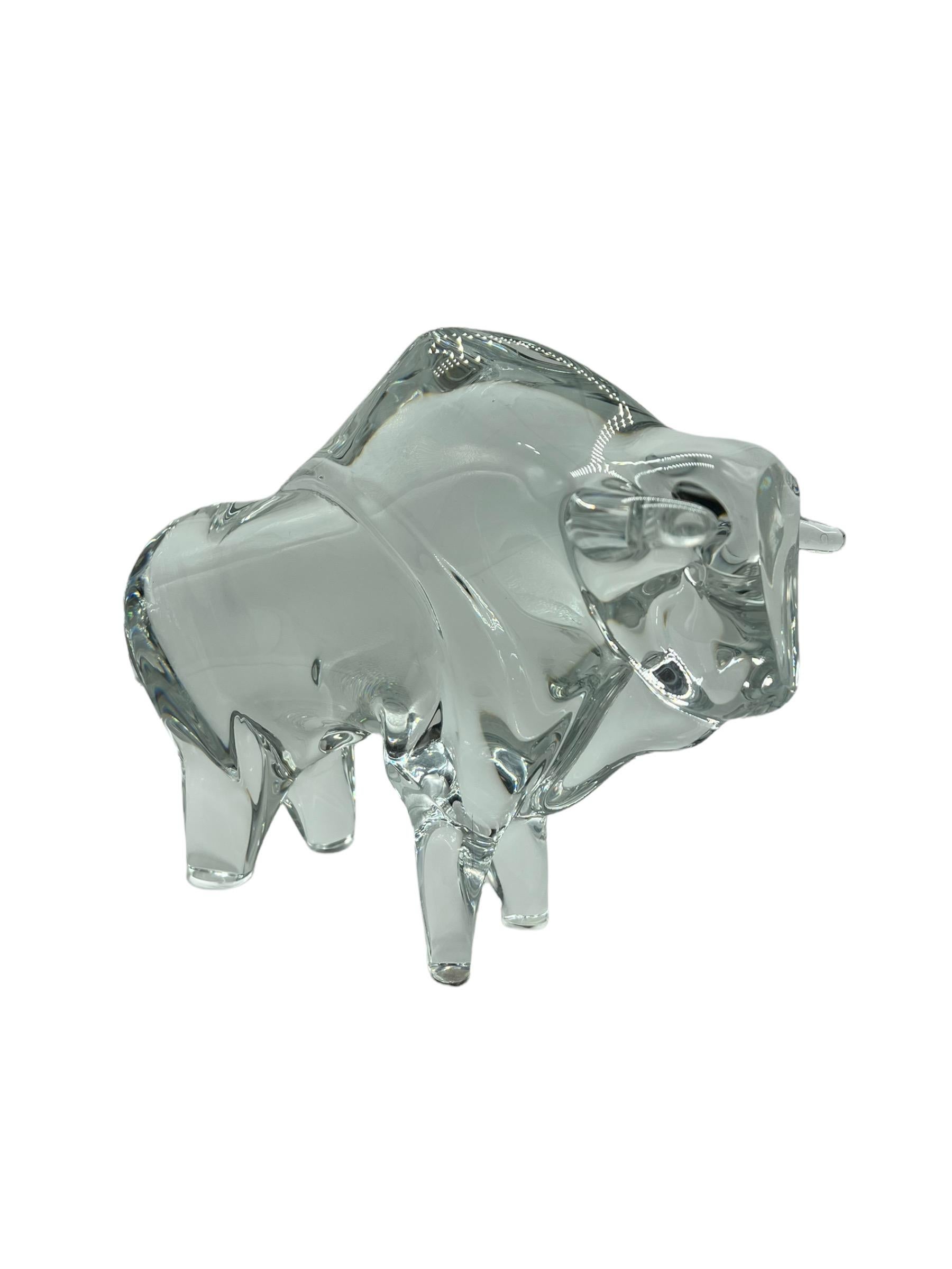 1980er Jahre Französische große Bisonfigur aus Kristall von Daum im Zustand „Gut“ im Angebot in North Miami, FL