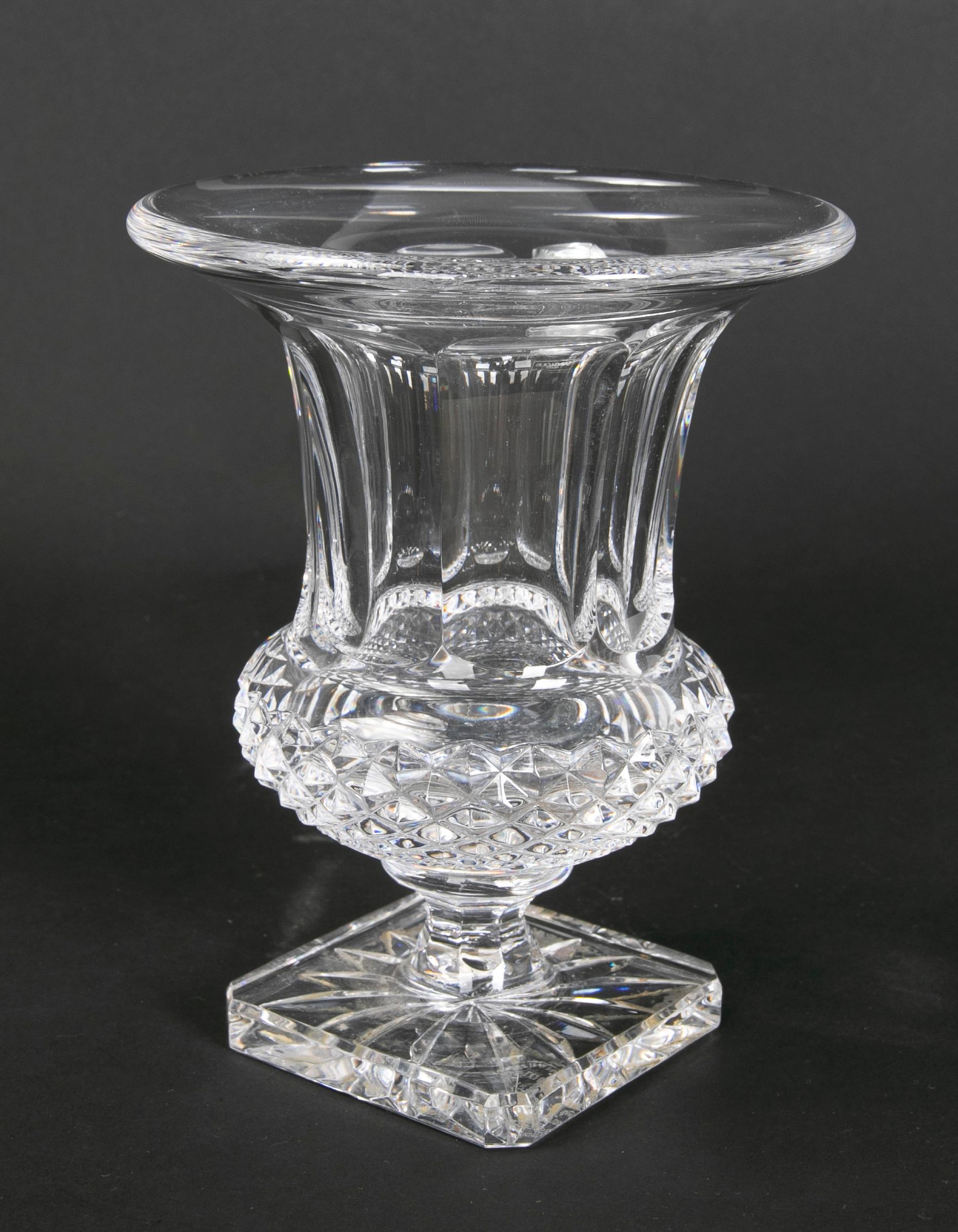 Cristal francés tallado a mano de los años 80, firmado Cristal Louis, Francia en Bueno estado para la venta en Marbella, ES