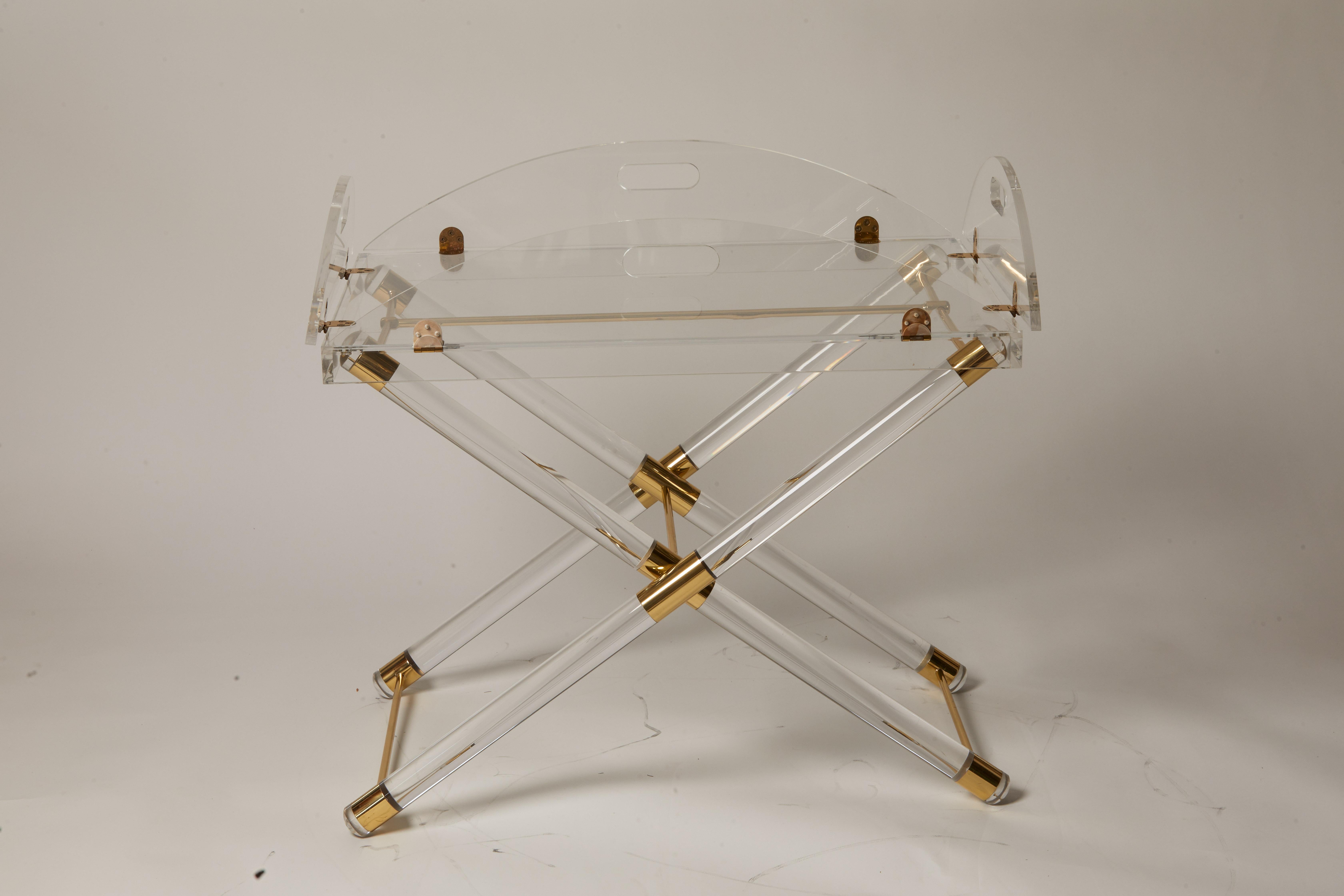 1980s French brass and lucite drink stand. Removable tray and four hinged extendable sides that fold down.
