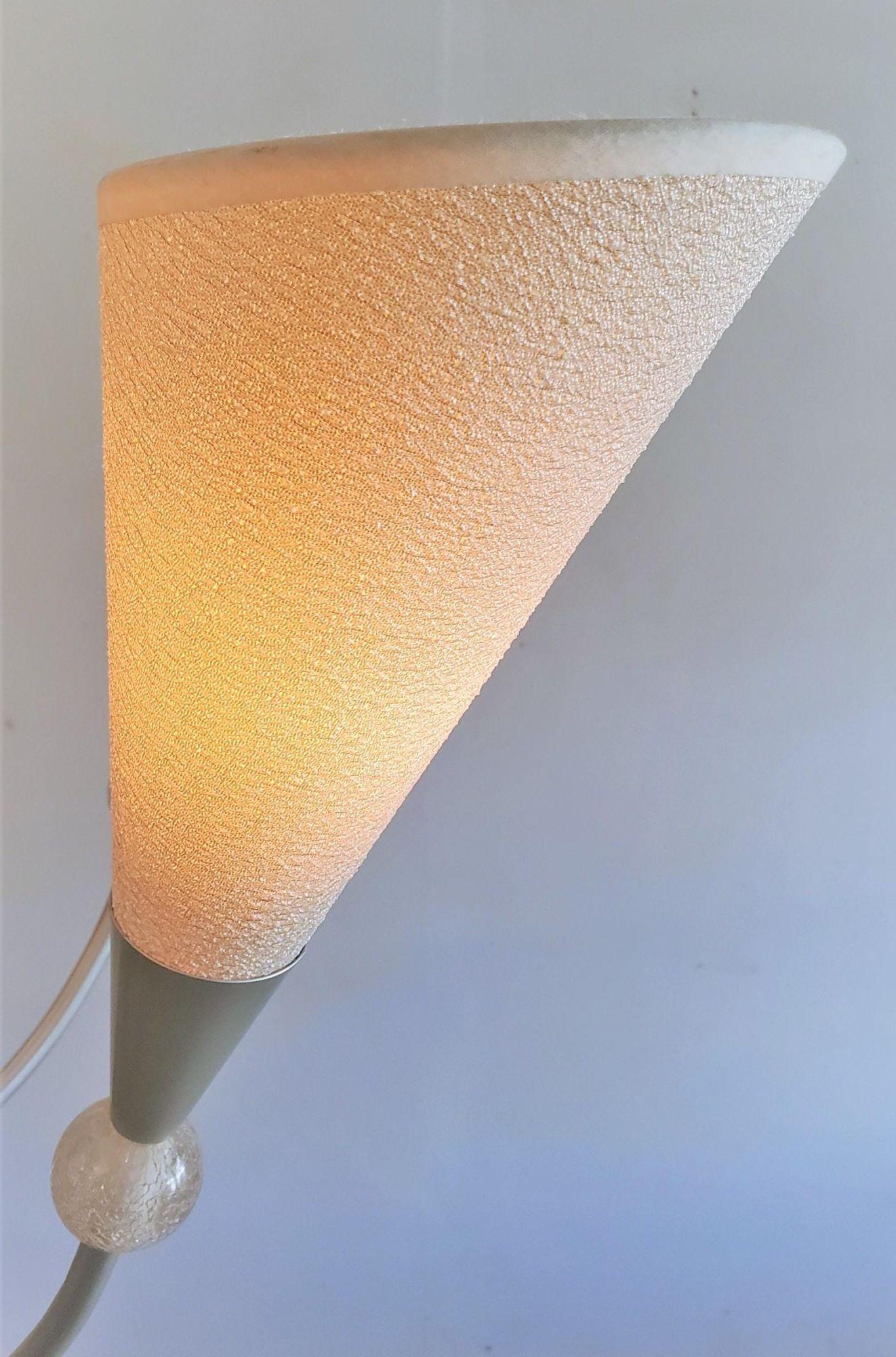 1980er Jahre Französisch Lucite sechs Arm Kronleuchter im Angebot 2