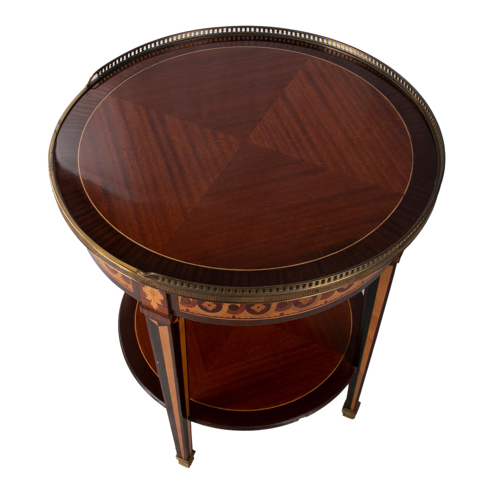 1980s French Mahogany Round Side Table w/ Bronze Decorations & Inlays For Sale 3