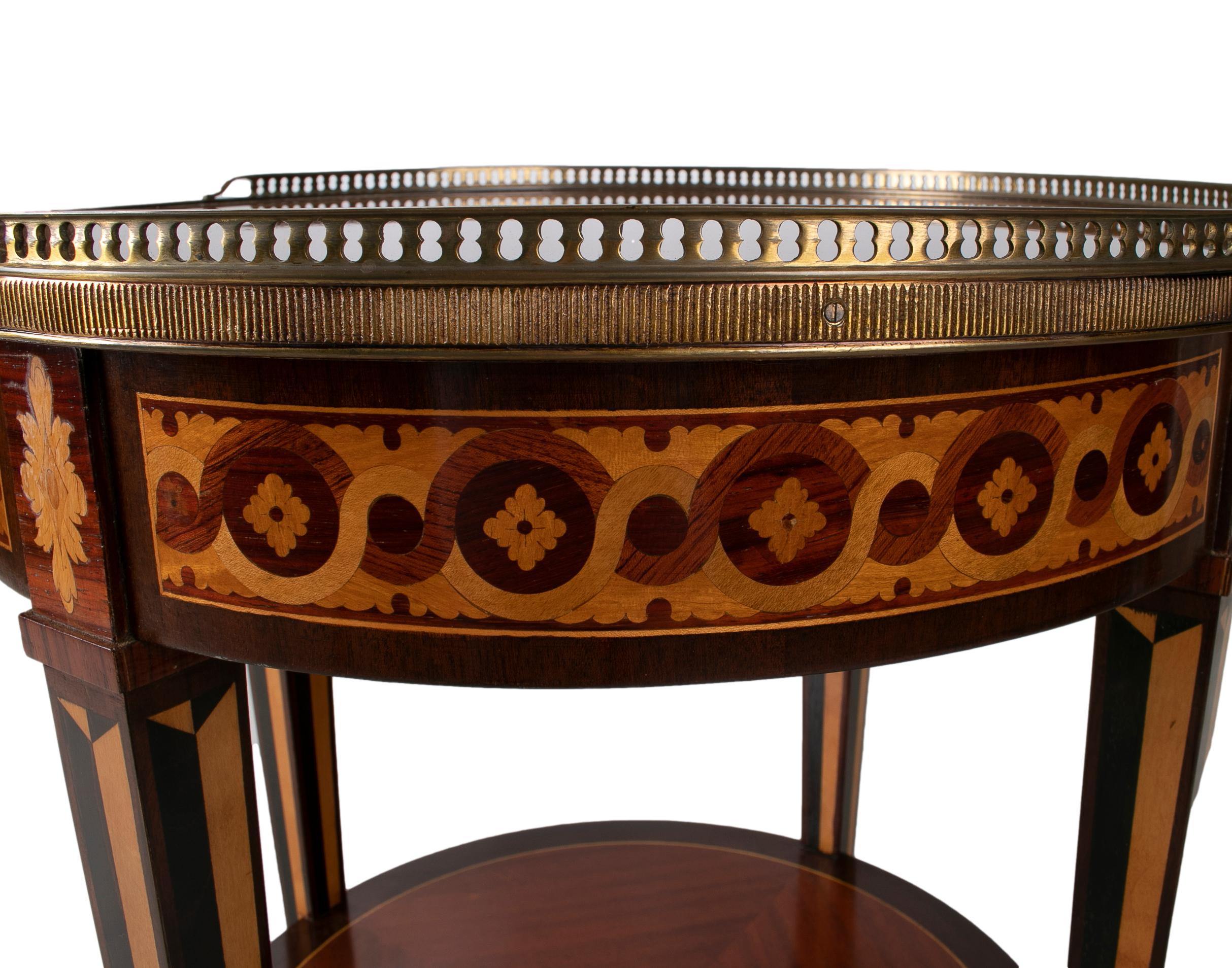 1980s French Mahogany Round Side Table w/ Bronze Decorations & Inlays For Sale 5