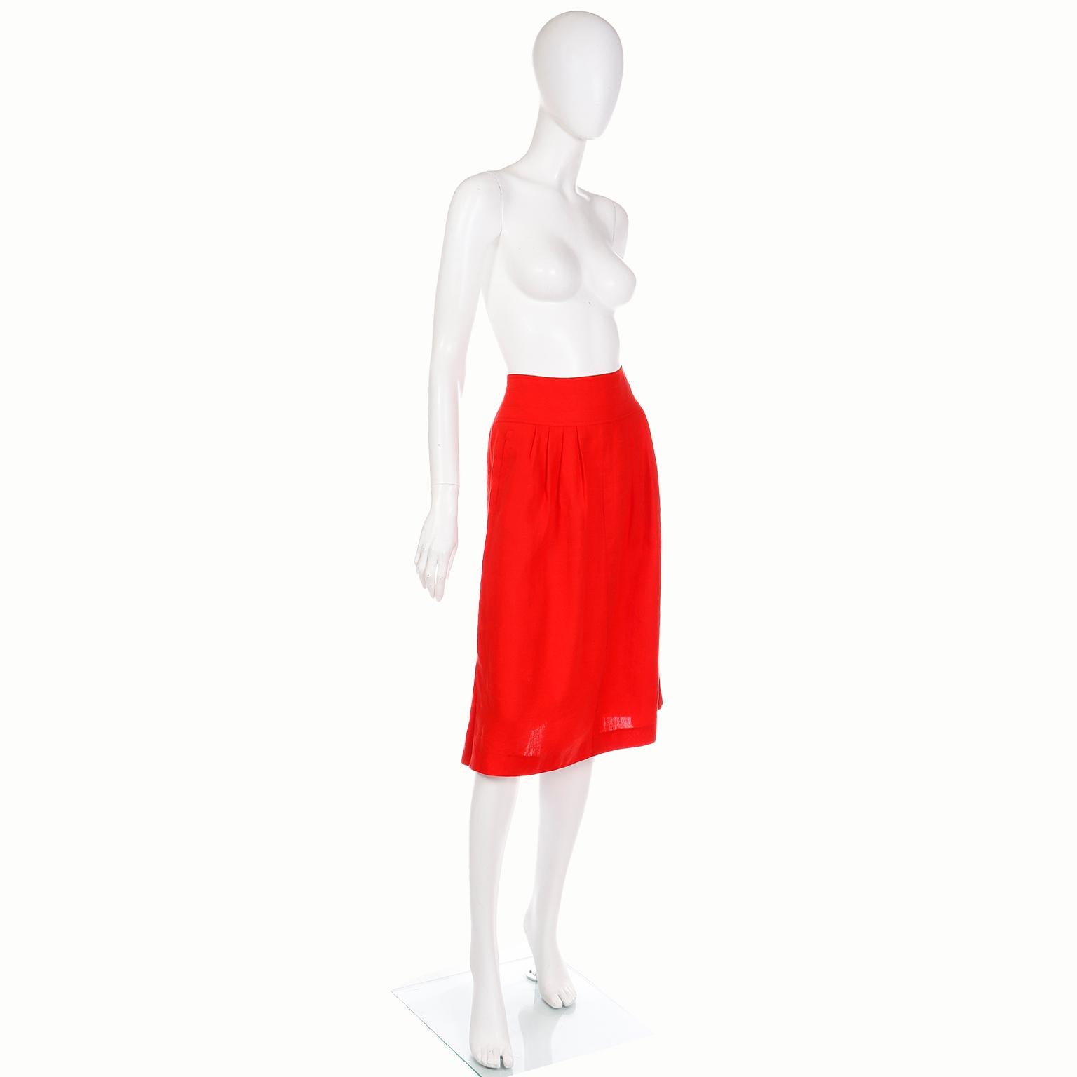 1980s G Gucci Tomato Red 100% Linen Vintage Skirt In Excellent Condition For Sale In Portland, OR