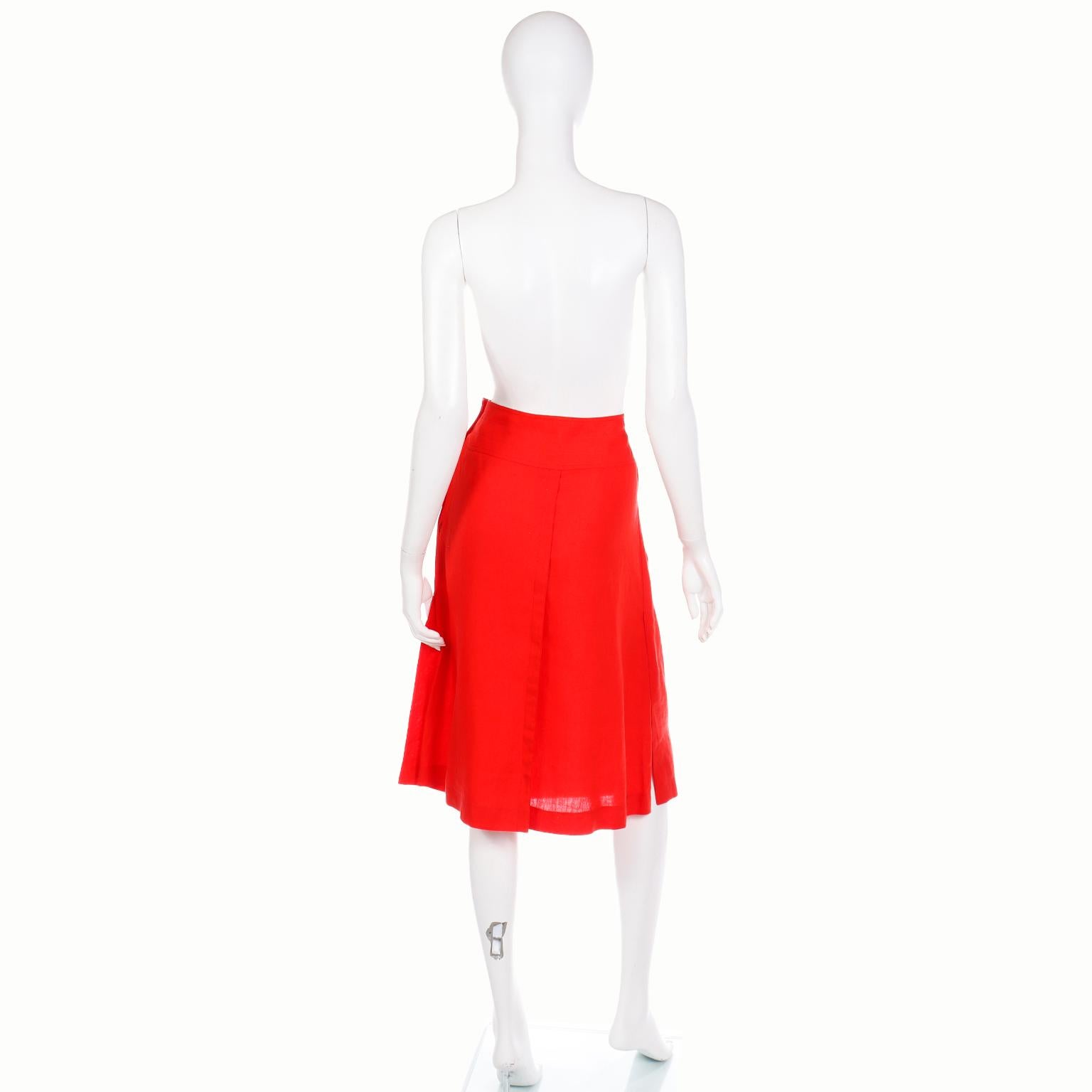 Women's 1980s G Gucci Tomato Red 100% Linen Vintage Skirt For Sale
