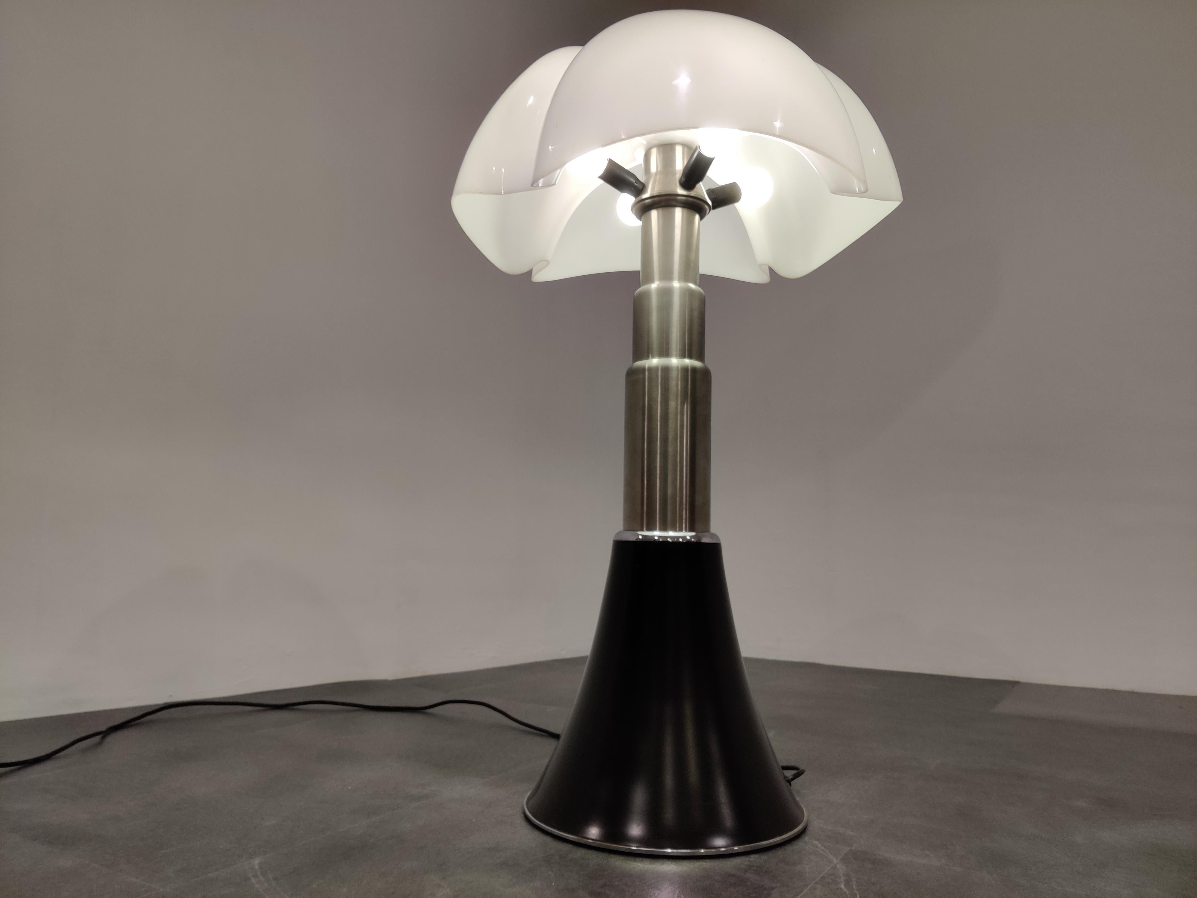 Metal 1980s Gae Aulenti 