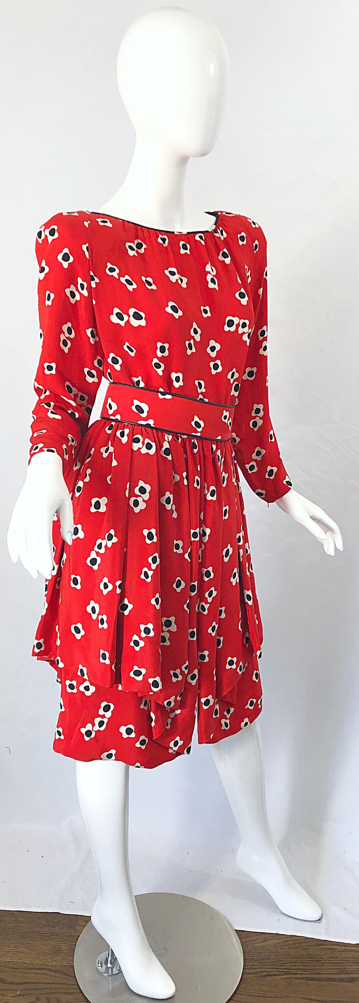 1980s Galanos Lipstick Red Poppy Print Silk Strong Shoulder Vintage 80s Dress For Sale 3