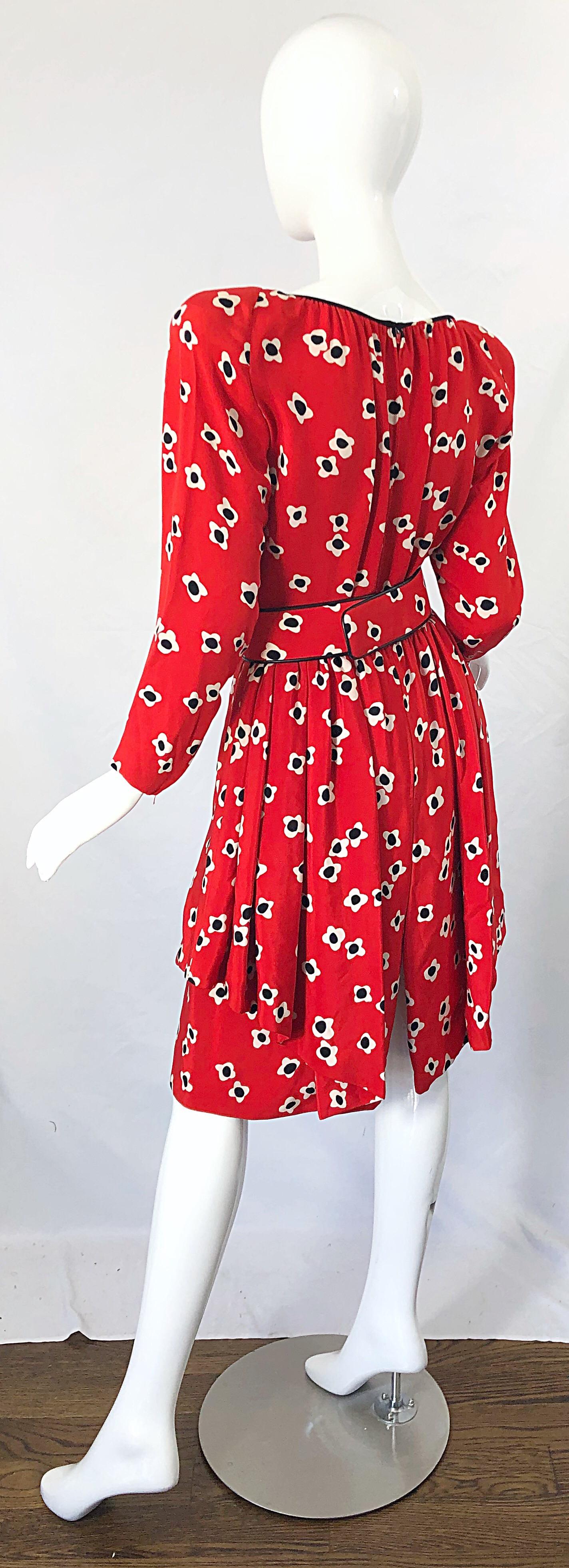 1980s Galanos Lipstick Red Poppy Print Silk Strong Shoulder Vintage 80s Dress For Sale 6