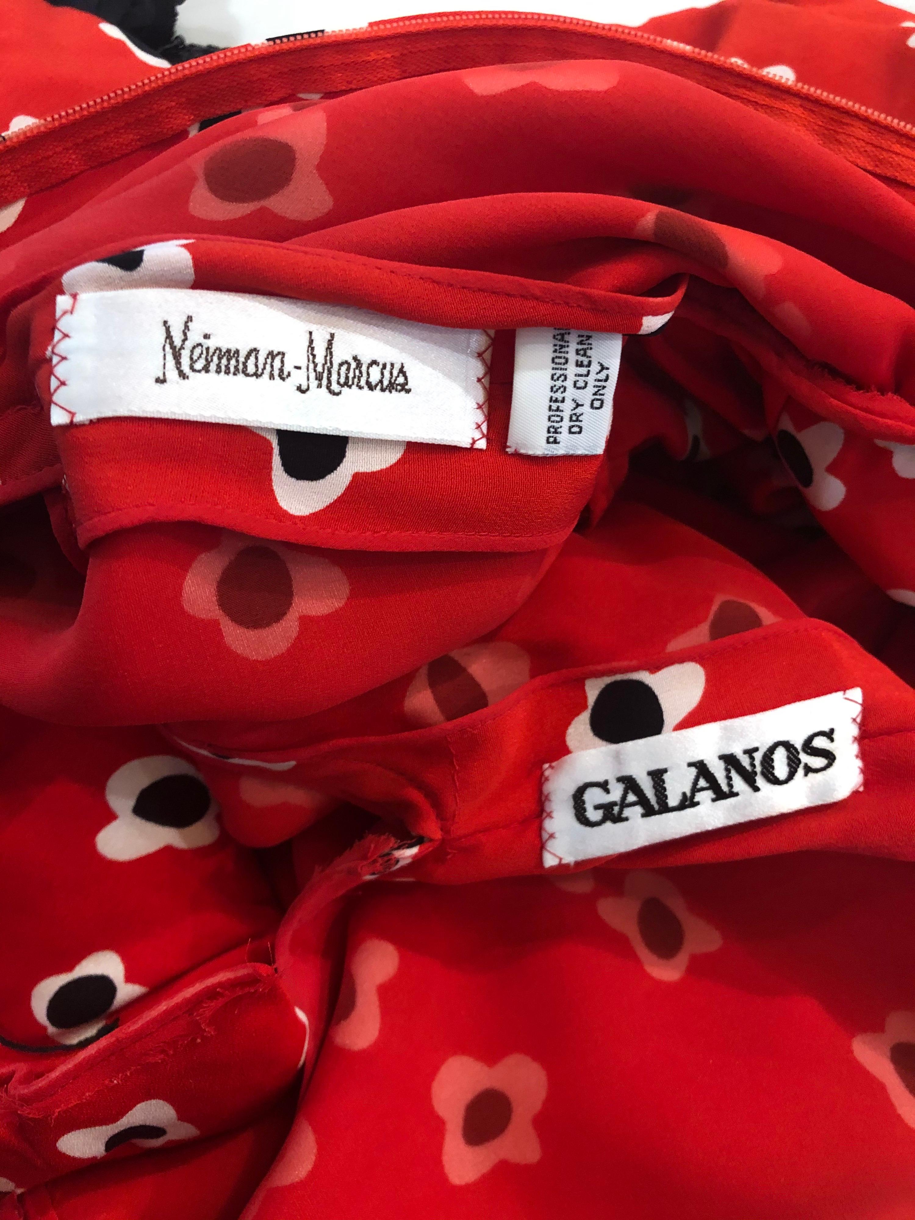 Rouge Robe vintage à épaulettes à imprimé coquelicot rouge en soie Galanos, années 80 en vente