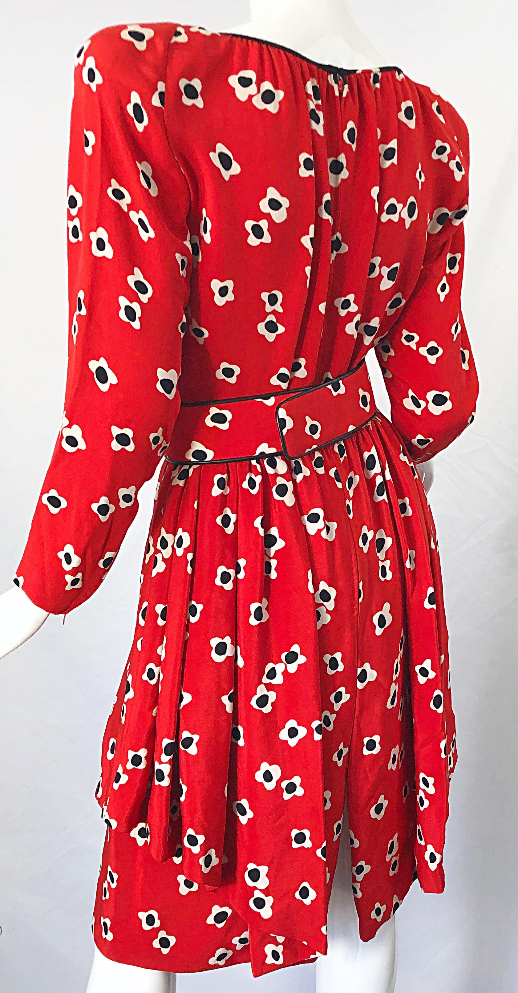 1980s Galanos Lipstick Red Poppy Print Silk Strong Shoulder Vintage 80s Dress For Sale 2