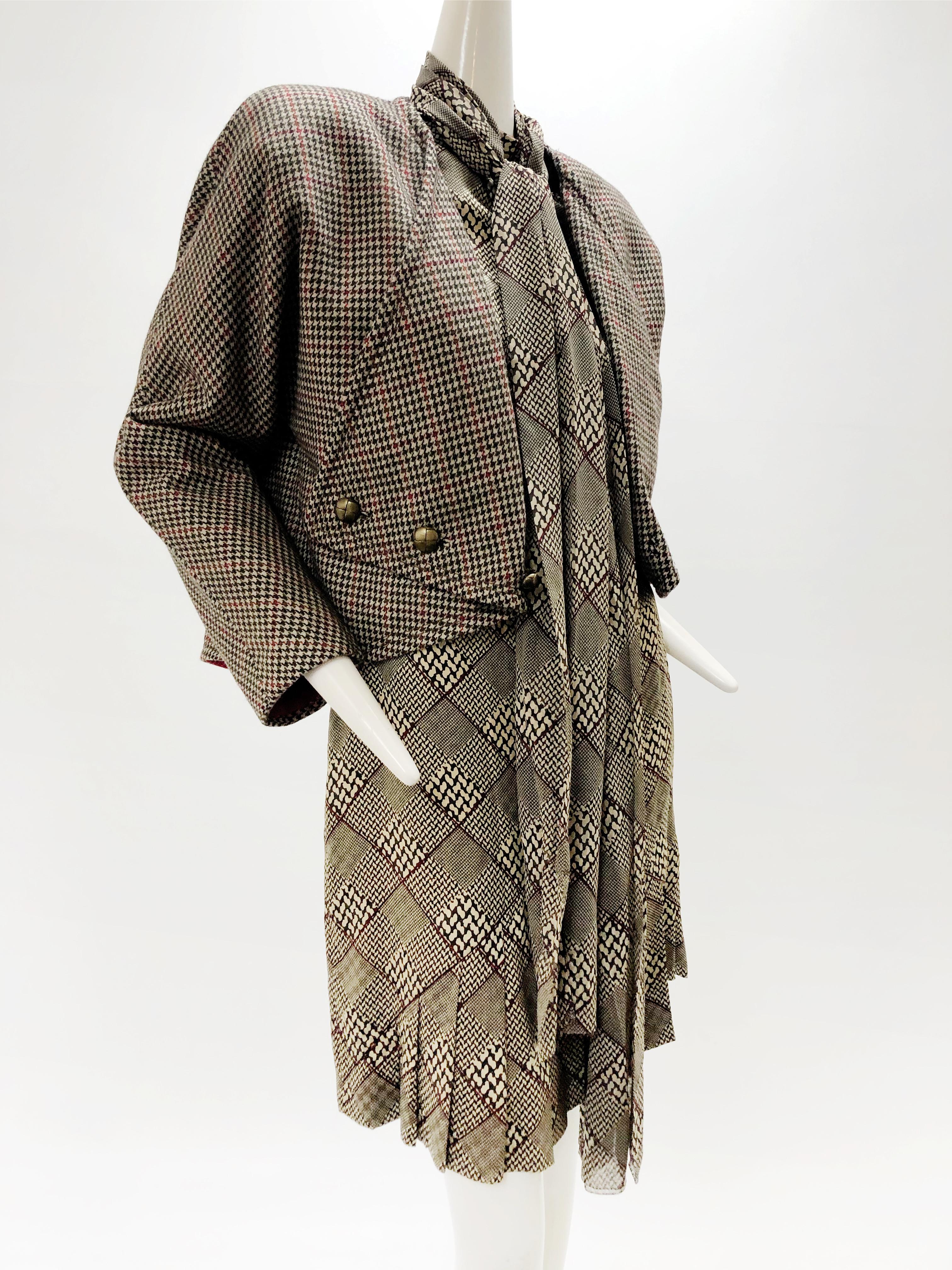 Galanos - Robe en soie à carreaux de dentelle de chien avec veste et écharpe assorties en laine, années 1980 en vente 7