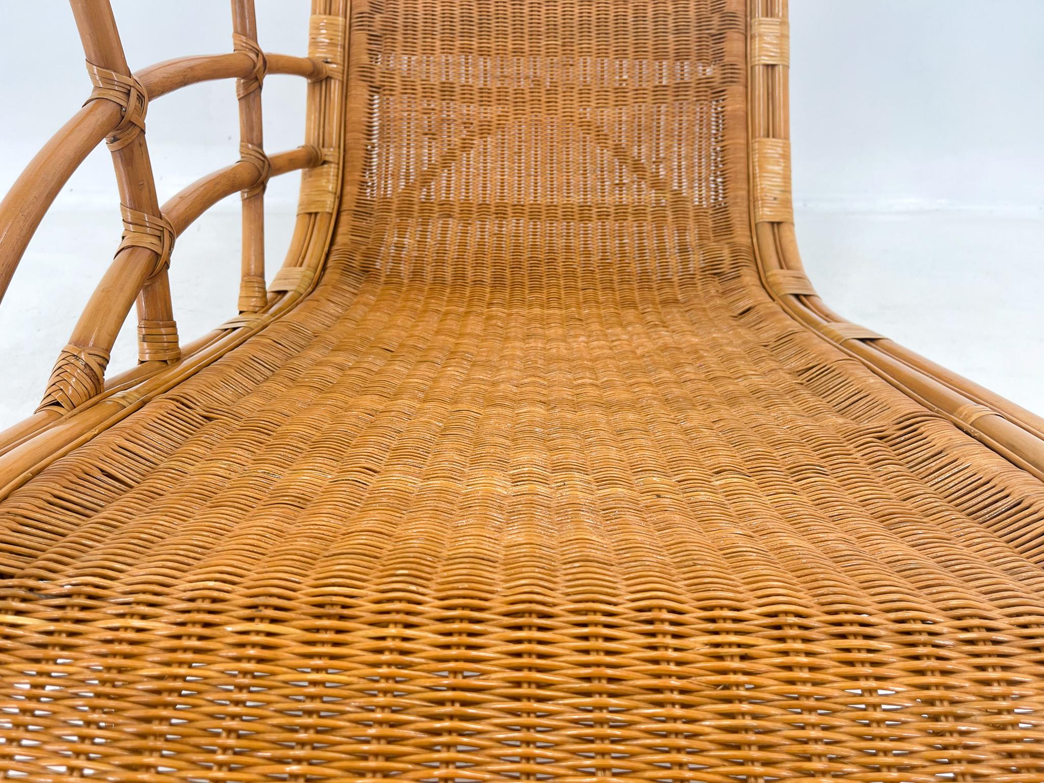 1980's Garden Rattan Chaise Lounge For Sale 5