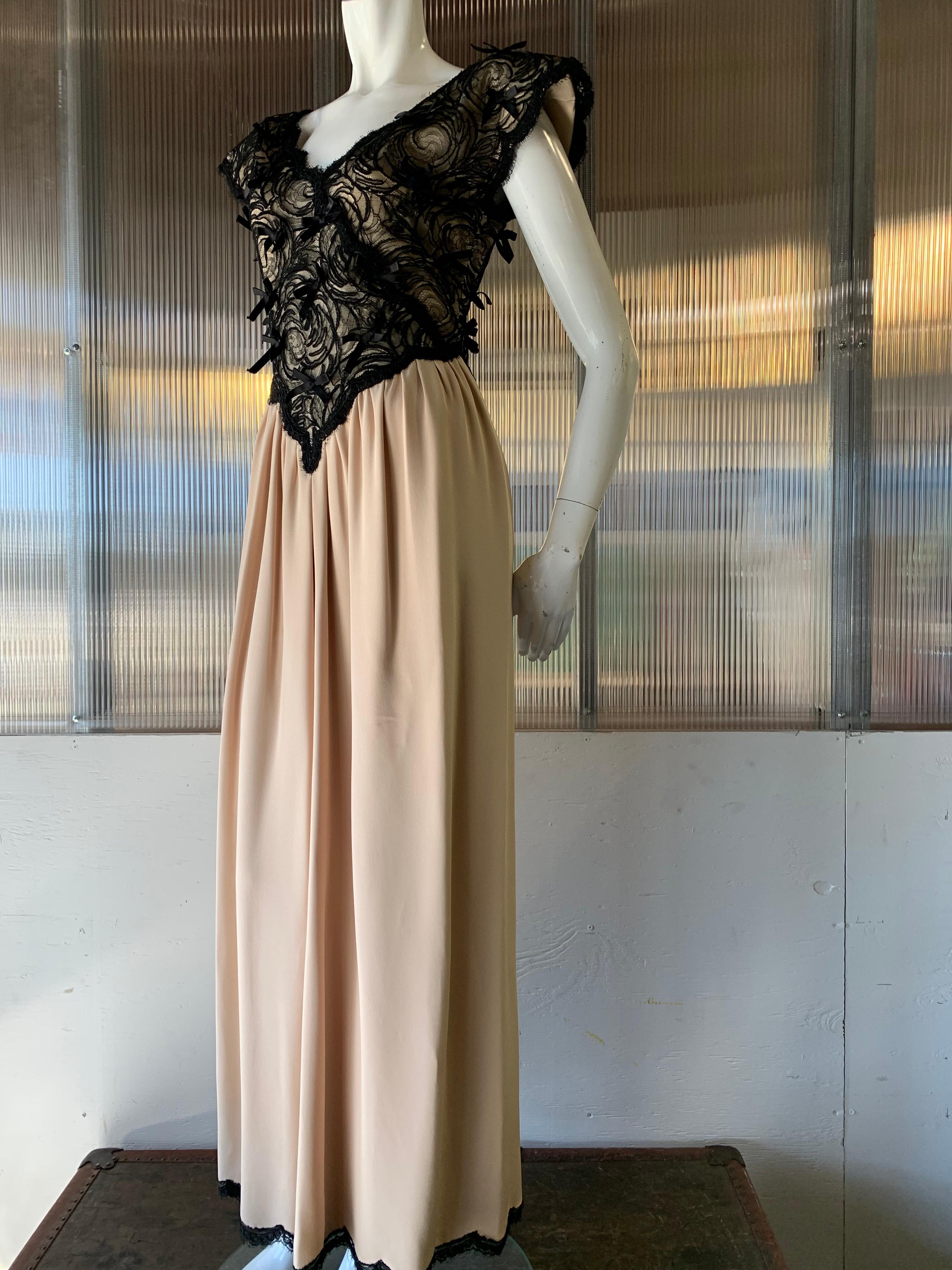 1980s Geoffrey Beene Black Lace & Cream Silk Gown W/ Exaggerated Shoulders  For Sale 7