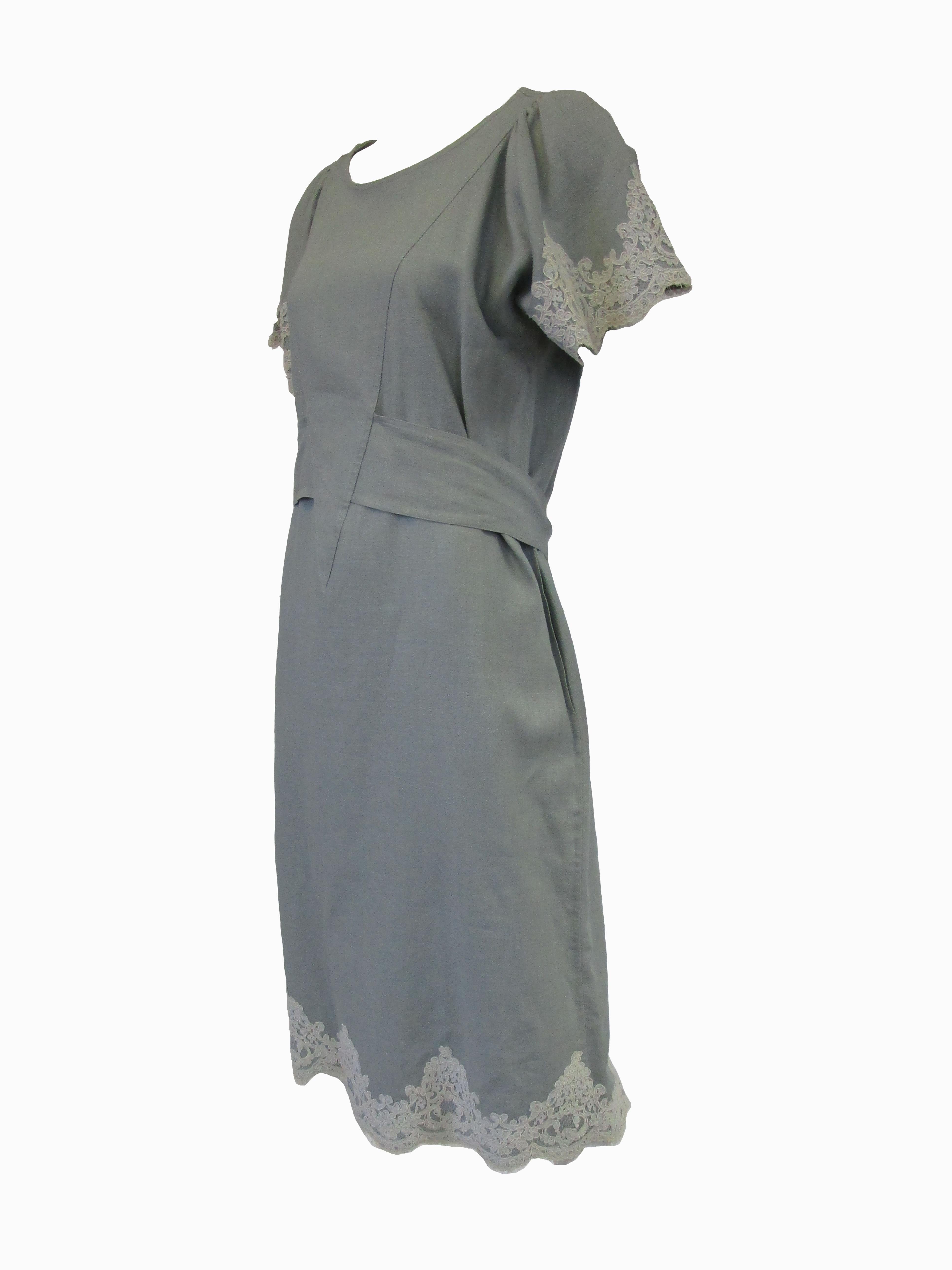 1980s Geoffrey Beene Slate Blue Linen & Lace Dress In Excellent Condition For Sale In Houston, TX