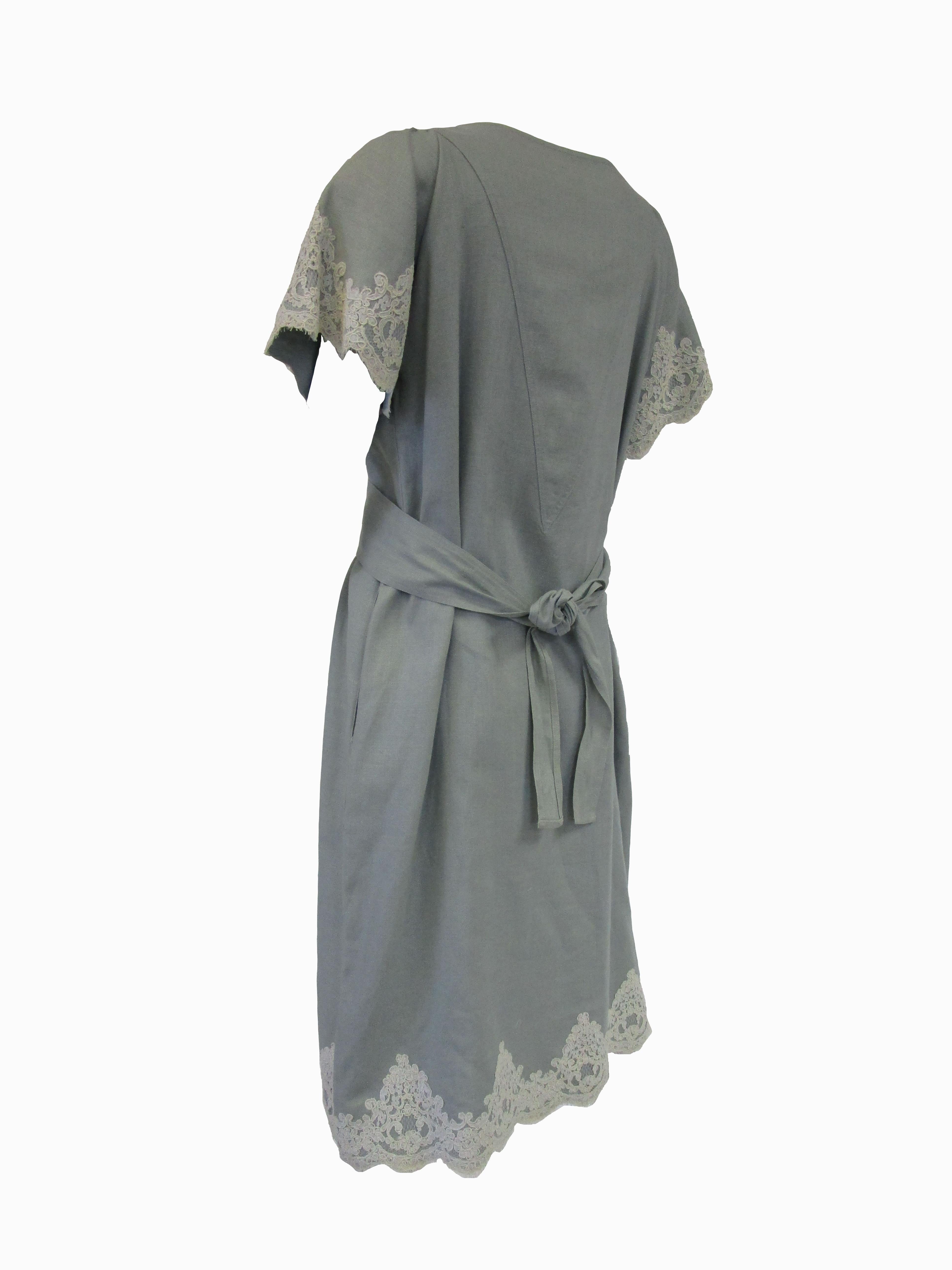 1980s Geoffrey Beene Slate Blue Linen & Lace Dress For Sale 2