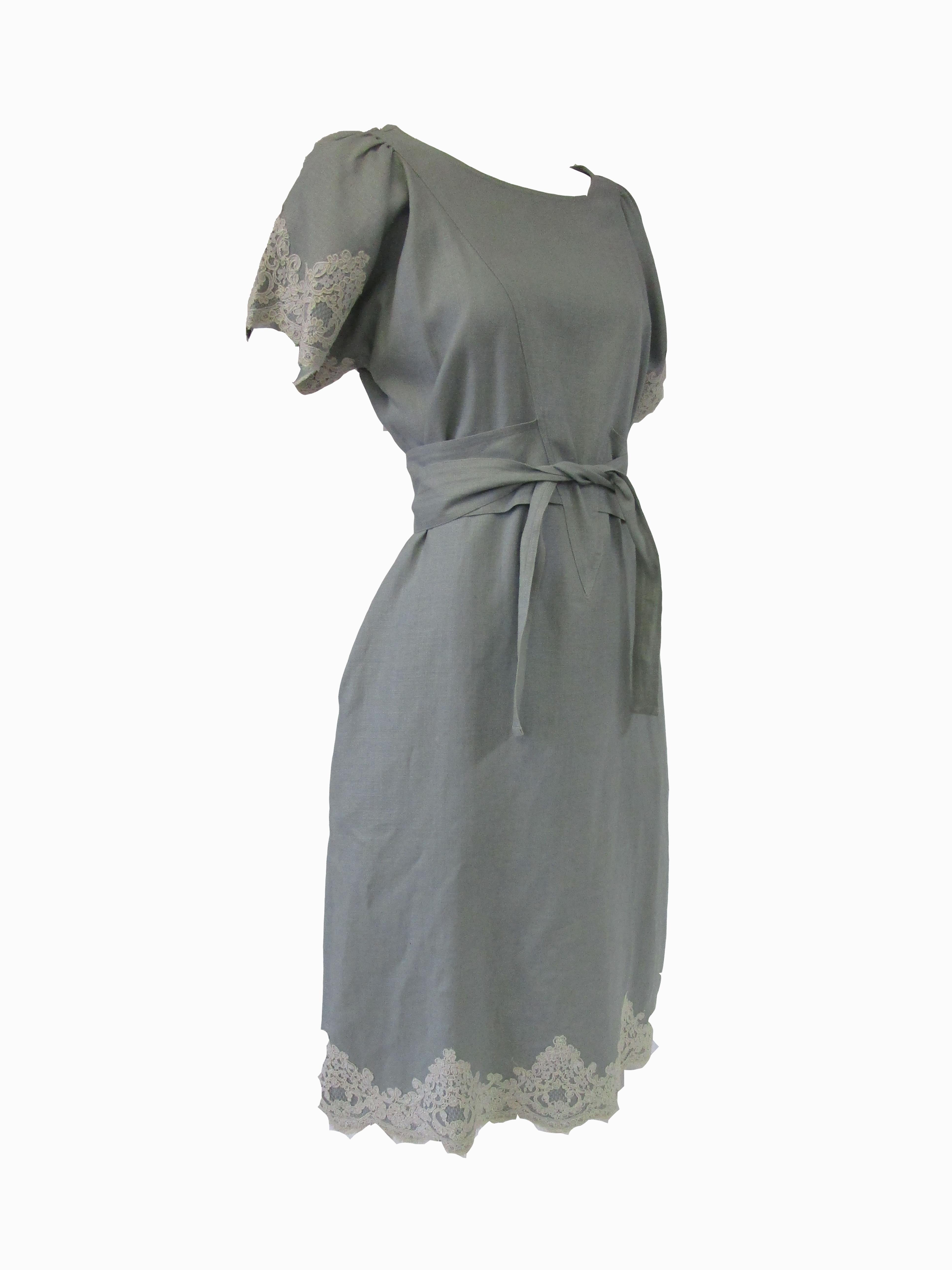 1980s Geoffrey Beene Slate Blue Linen & Lace Dress For Sale 3