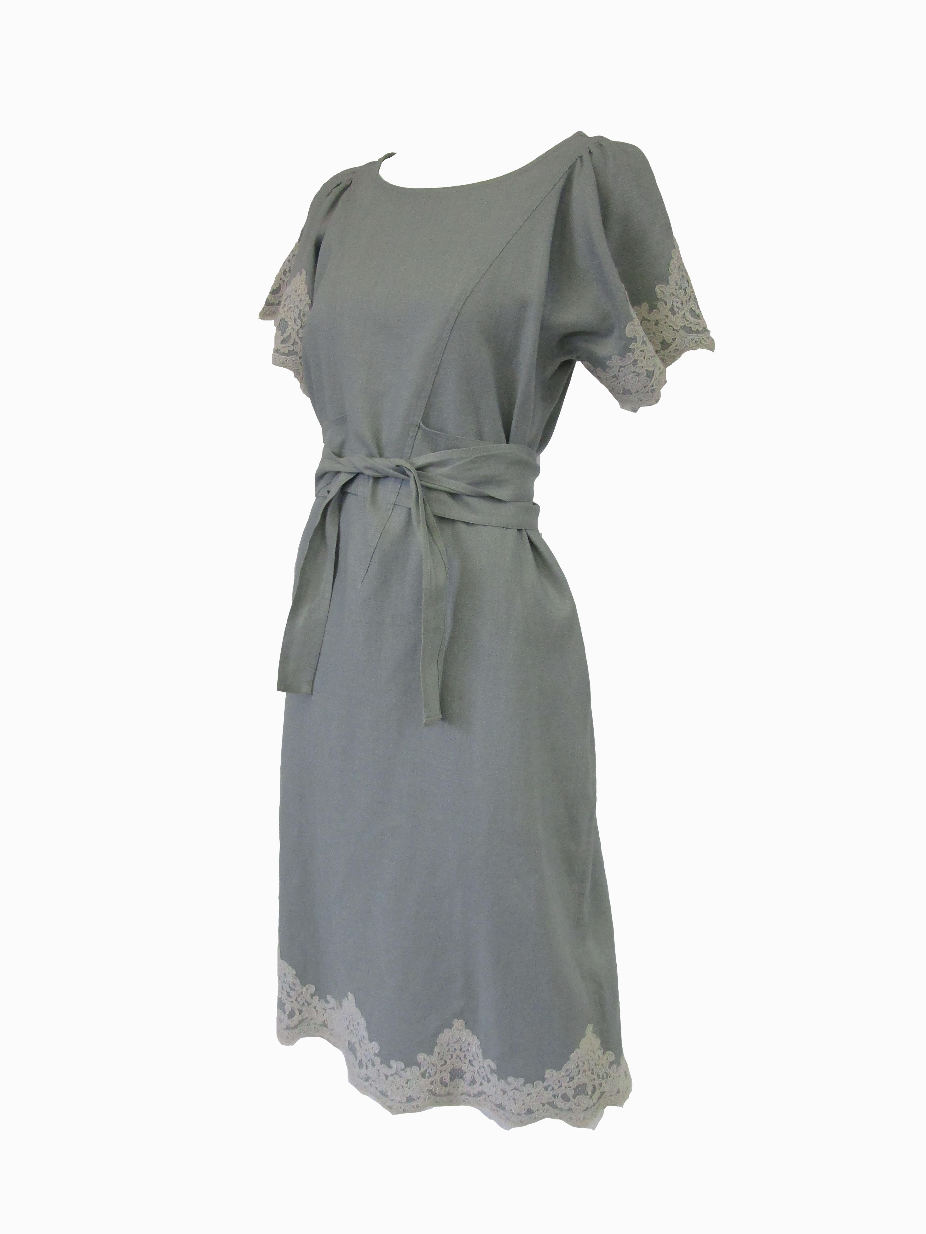 1980s Geoffrey Beene Slate Blue Linen & Lace Dress For Sale 4
