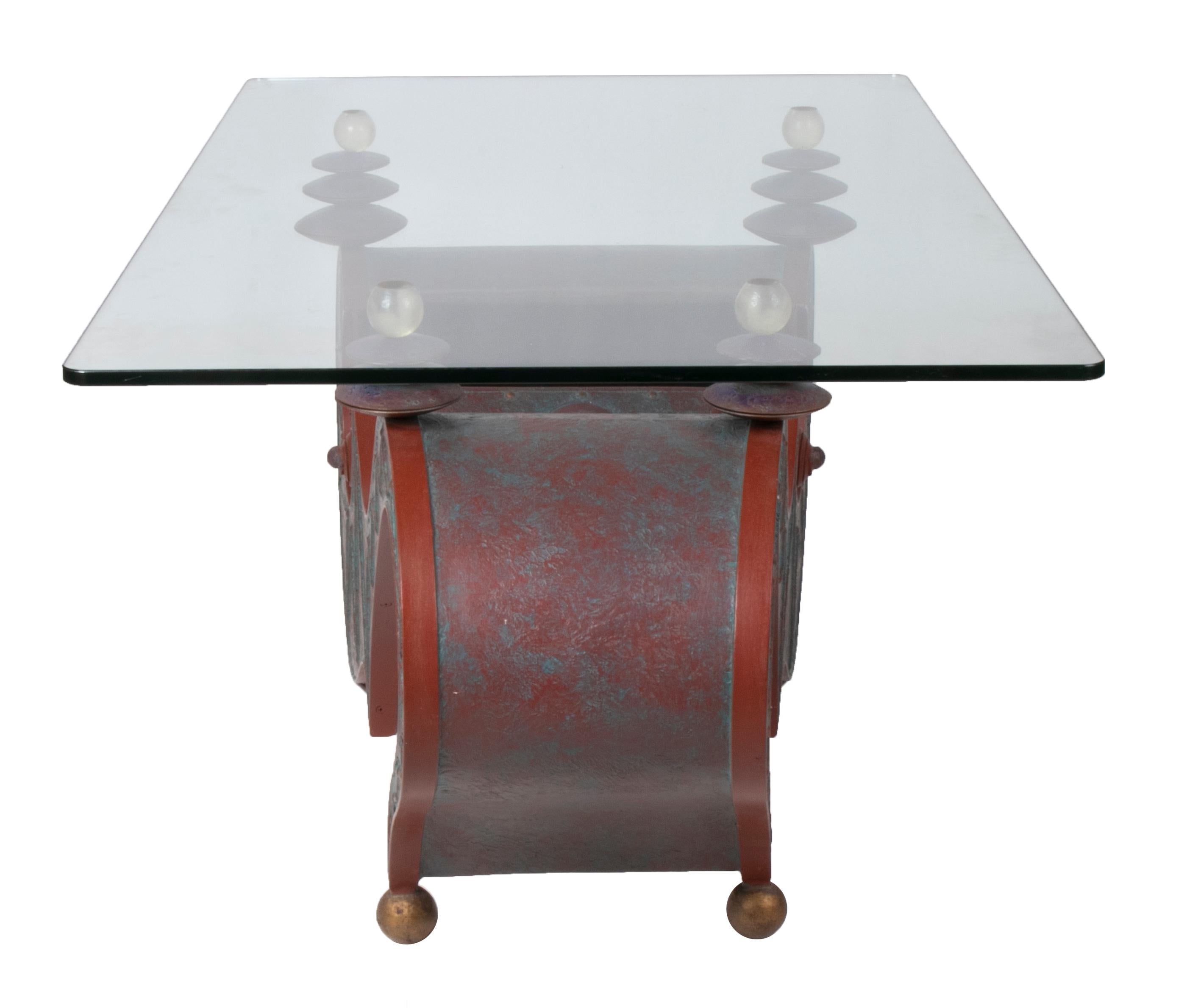 Allemand table basse en fer et verre de conception abstraite allemande des années 1980 en vente